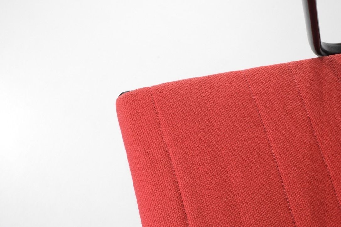 photo vinterior Armchair For " Ea 117 " Charles Ray Eames For Icf USA 1969.