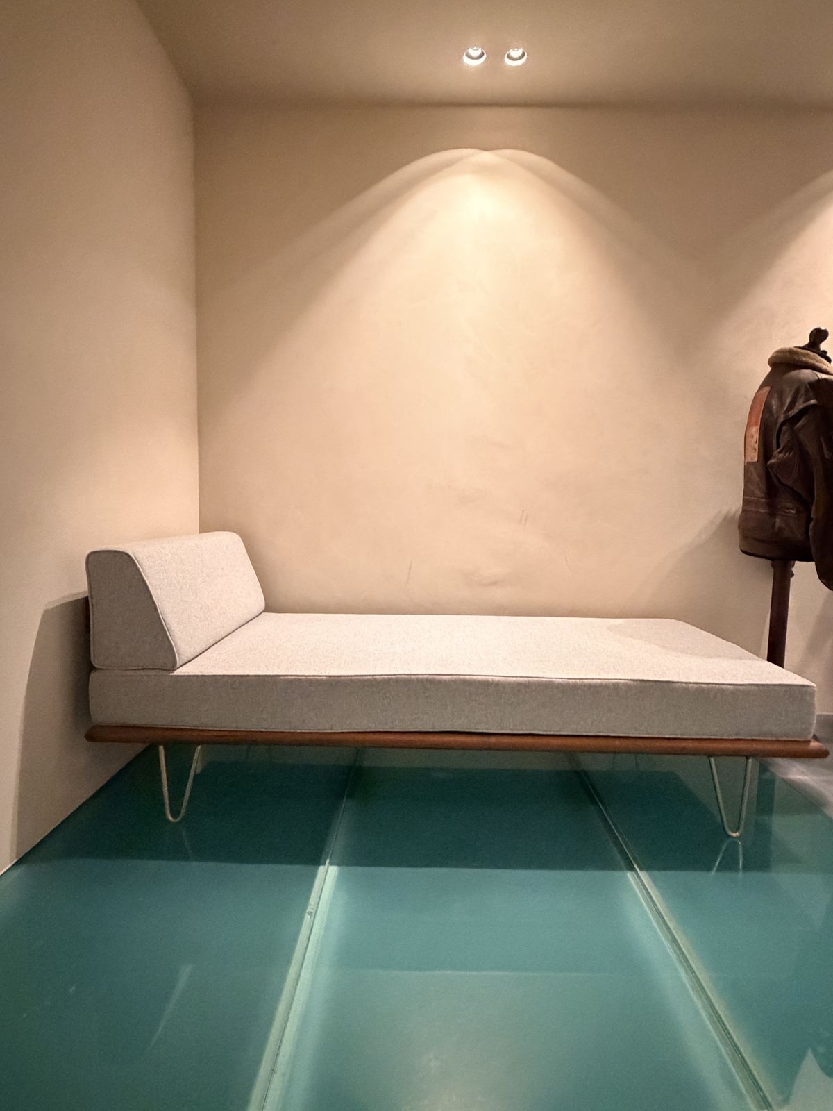 Herman Miller George Nelson Daybed With Side Bolster photo furniture