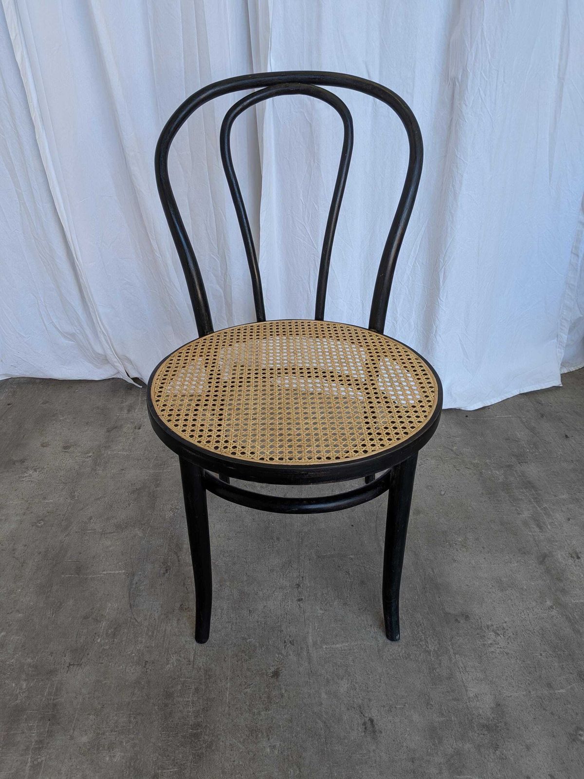 photo vintage Vintage Thonet Style Dining Chair: Black Bentwood Cane Seat