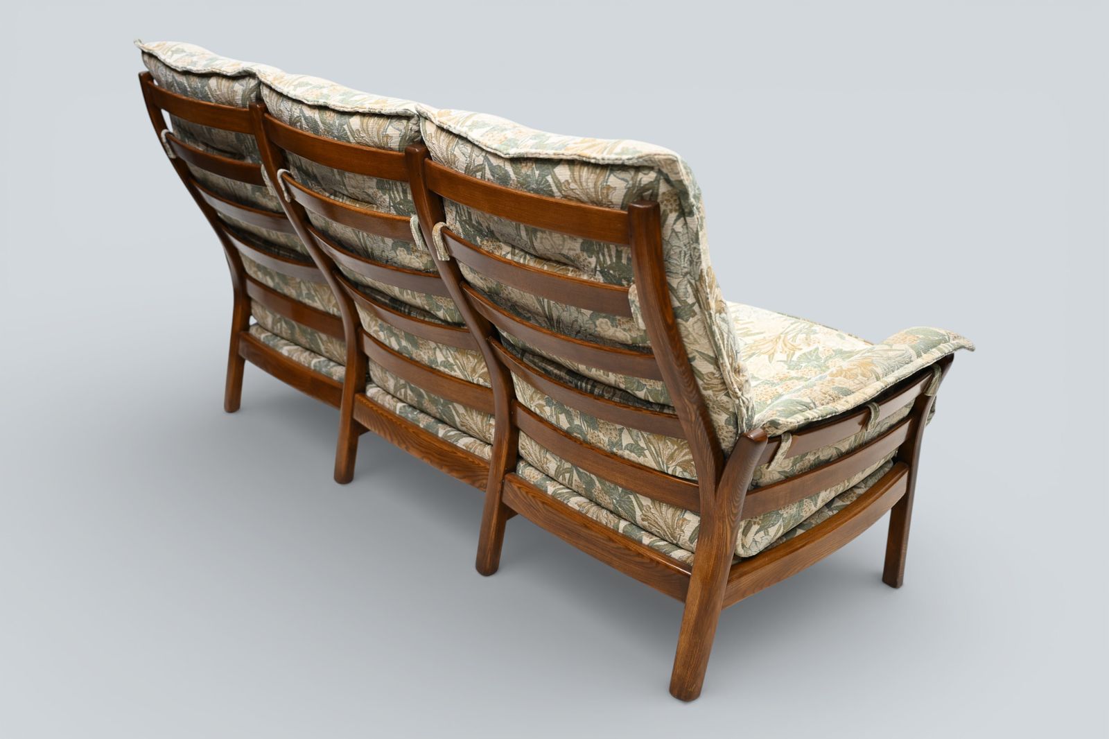 Ercol Saville 3str Sofa Ercol's Washable Upholstery Golden Dawn Free Uk Delivery photo vinterior