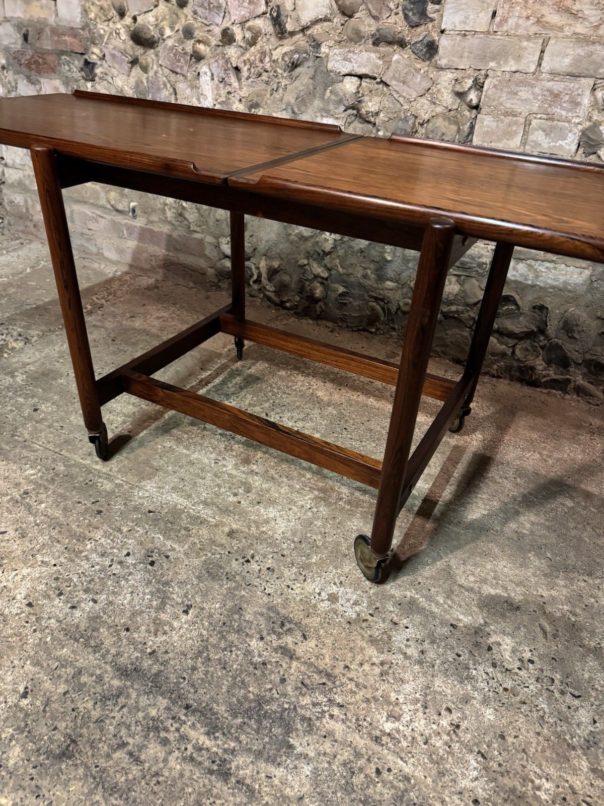photo vinterior 🚛 Vintage Mid Century Danish Rosewood Drinks / Cocktail Cart / Tea Trolly