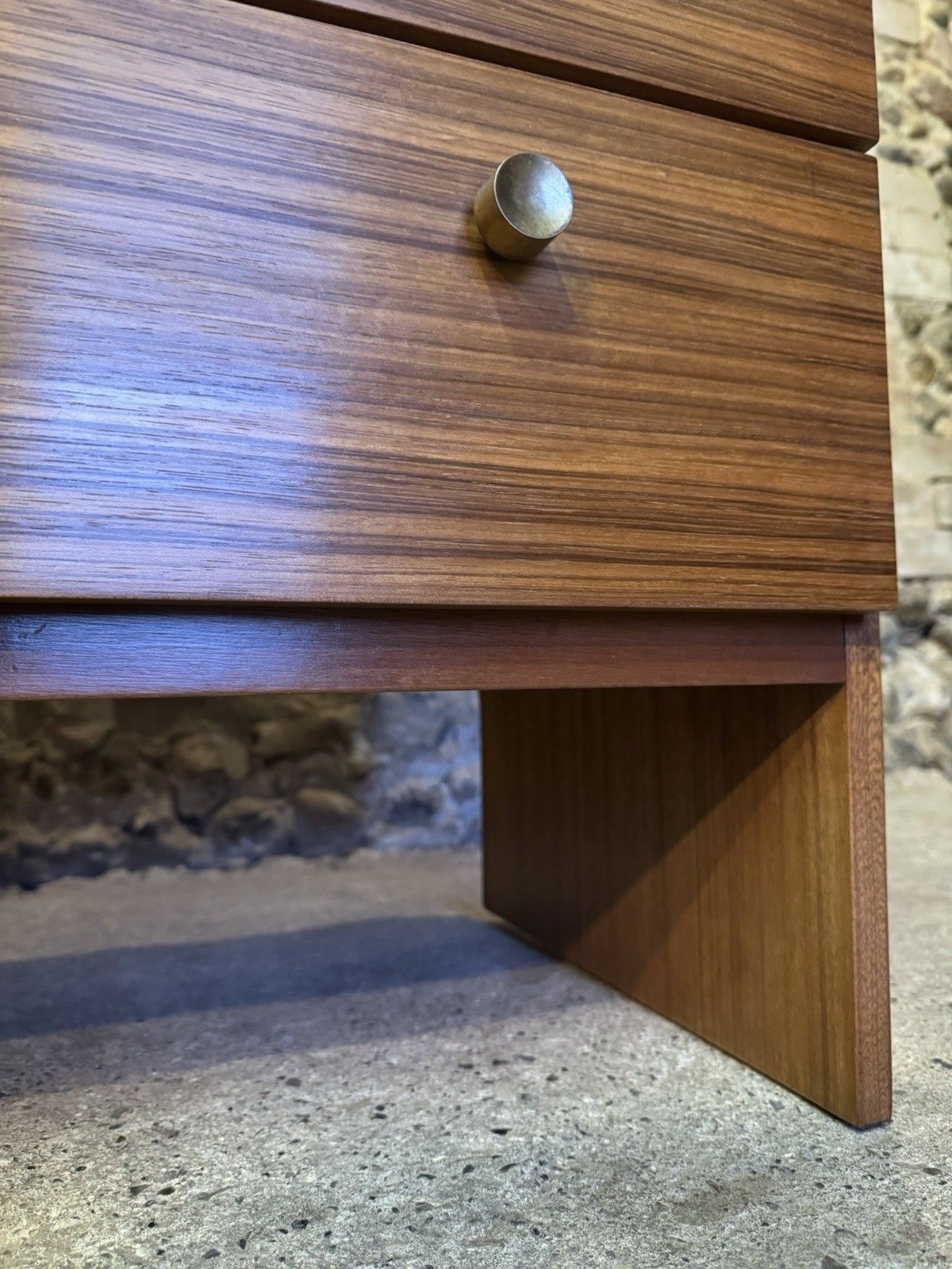 photo vintage 🚛 Modernist / Mid Century Teak Chest Of Drawers Danish Design / Wegner Ry