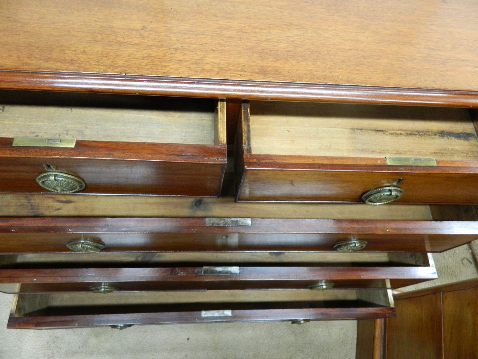 photo furniture Edwardian Mahogany Chest Of Drawers