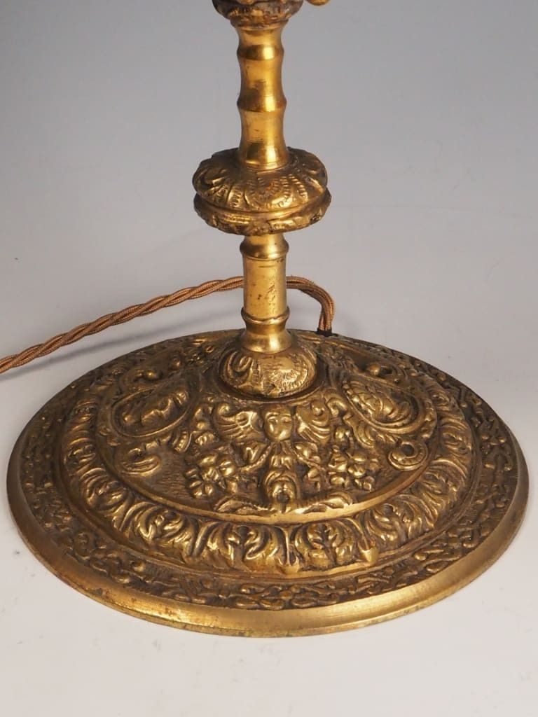 photo vinterior Antique 19th Century Dutch Bouillotte Style Table Lamp With Suspended Shade