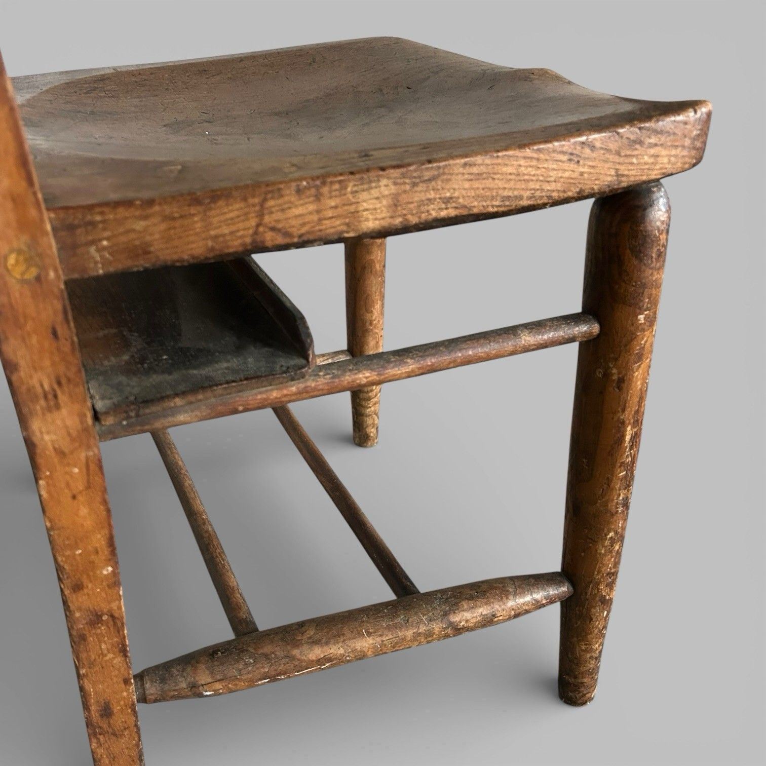 photo furniture Antique Elm Church Chair – Rustic English Chapel Chair