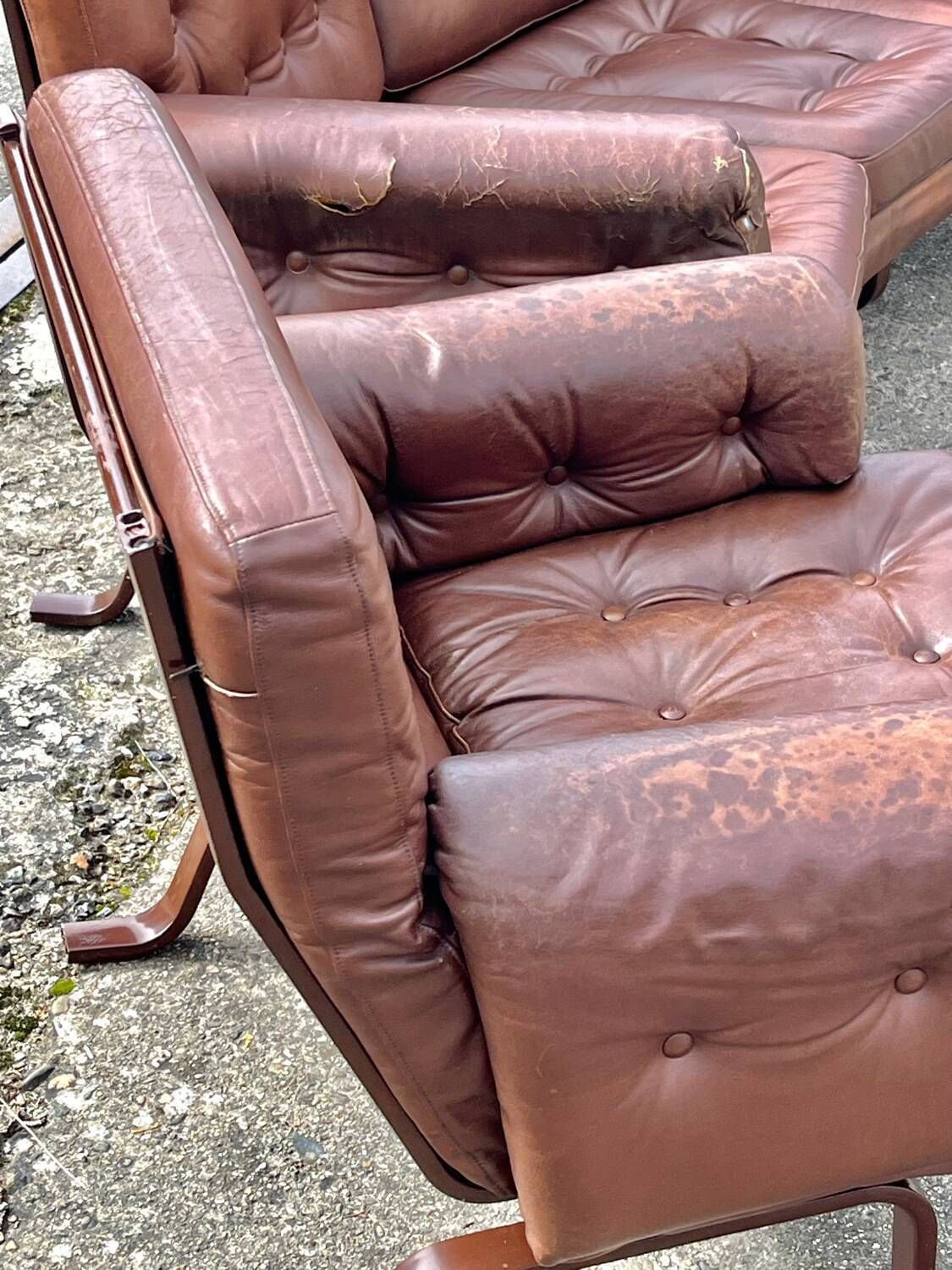 photo furniture Zwevende Bank En Fauteuils Van Eric Sigfrid Persson