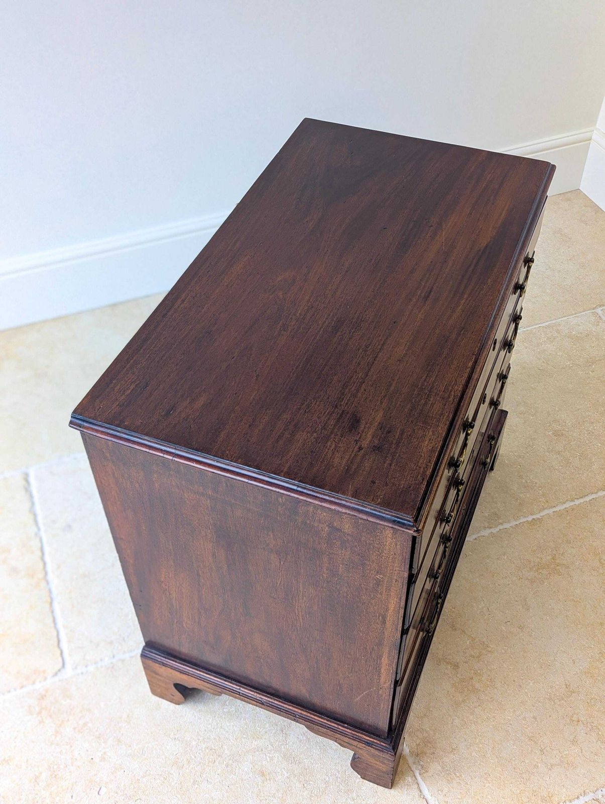 photo furniture Antique George III Mahogany Chest Of Drawers C.1790