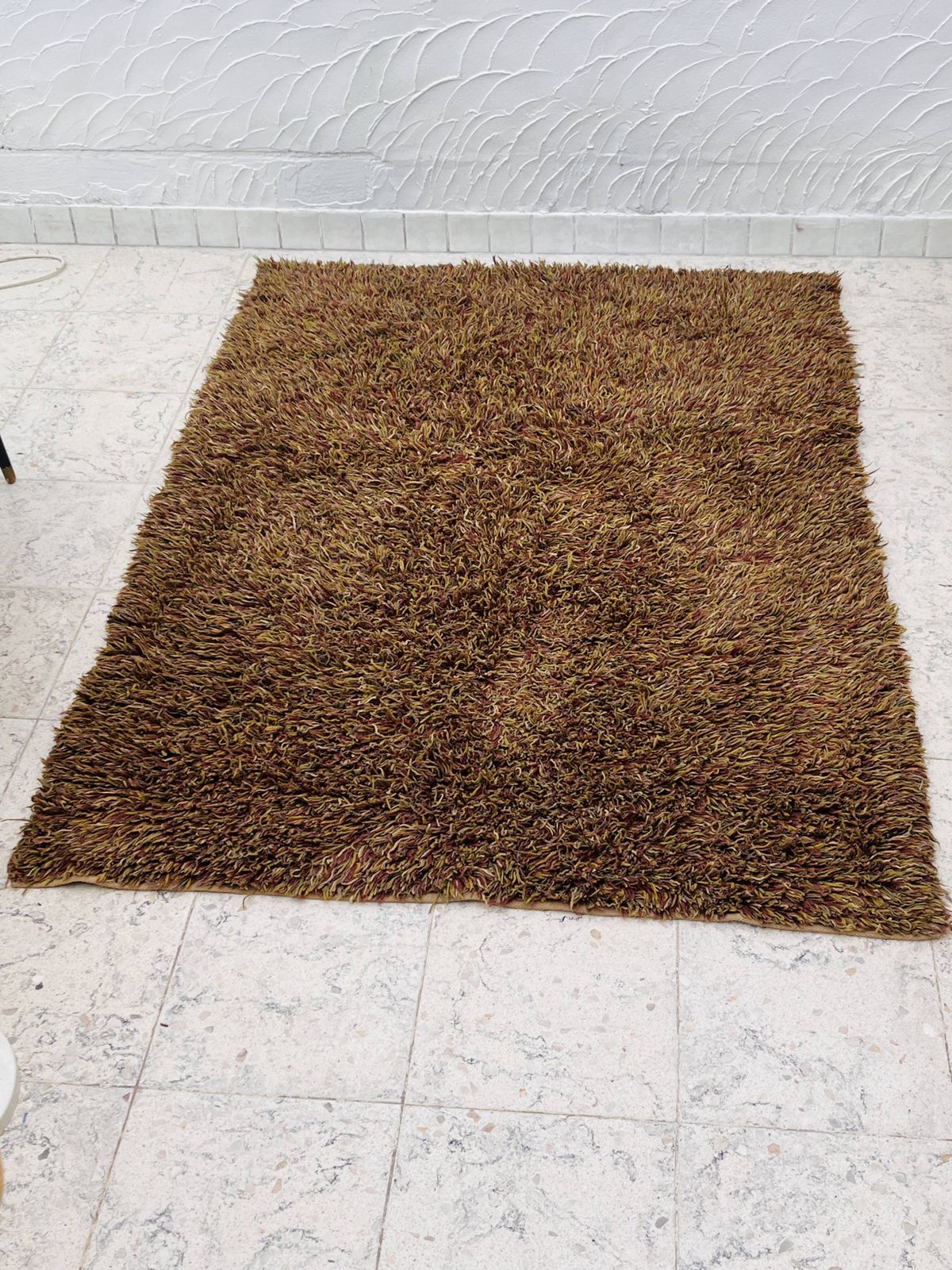 310.8 Vintage Shaggy Rug photo