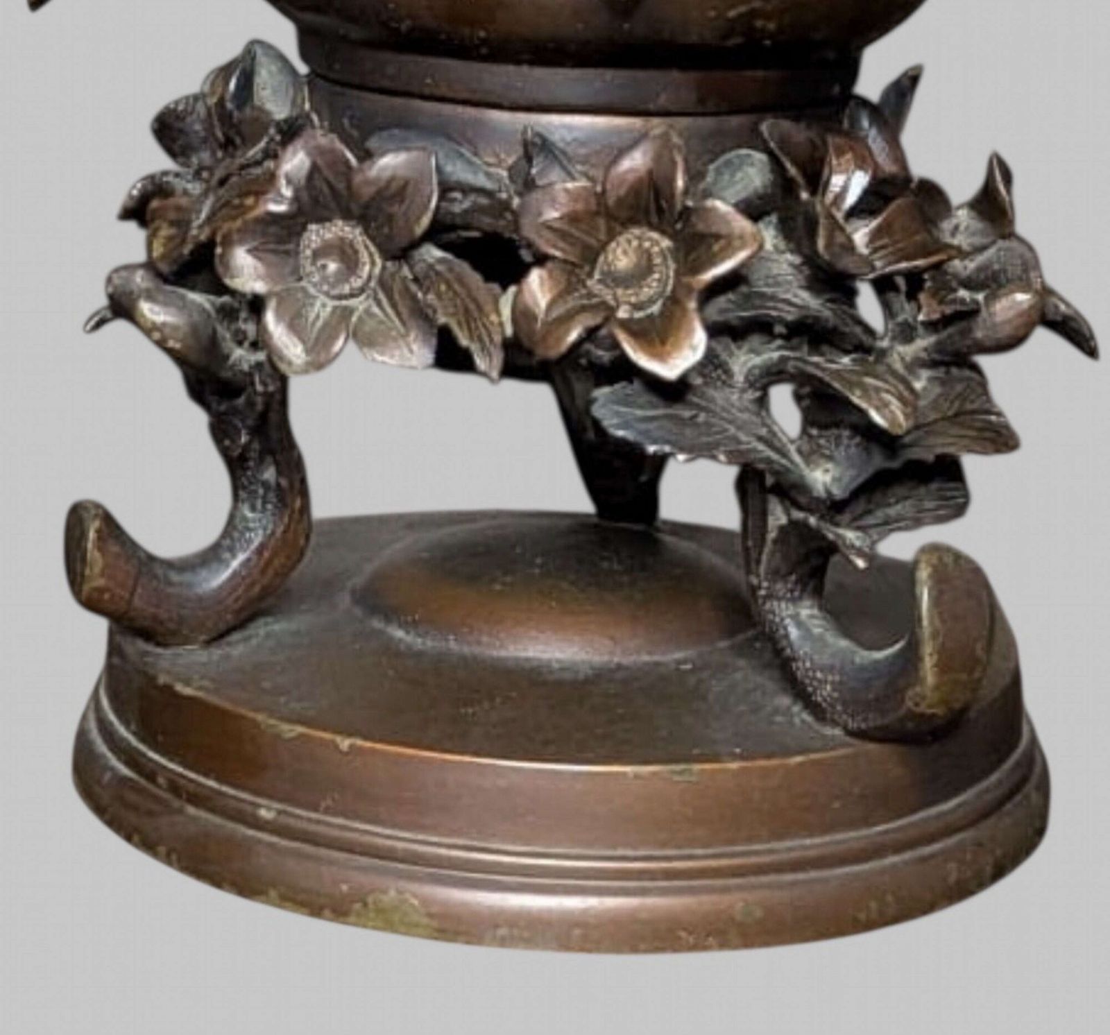 Japanese Bronze Incense Burner (Koro) With Goat Finial photo vinterior