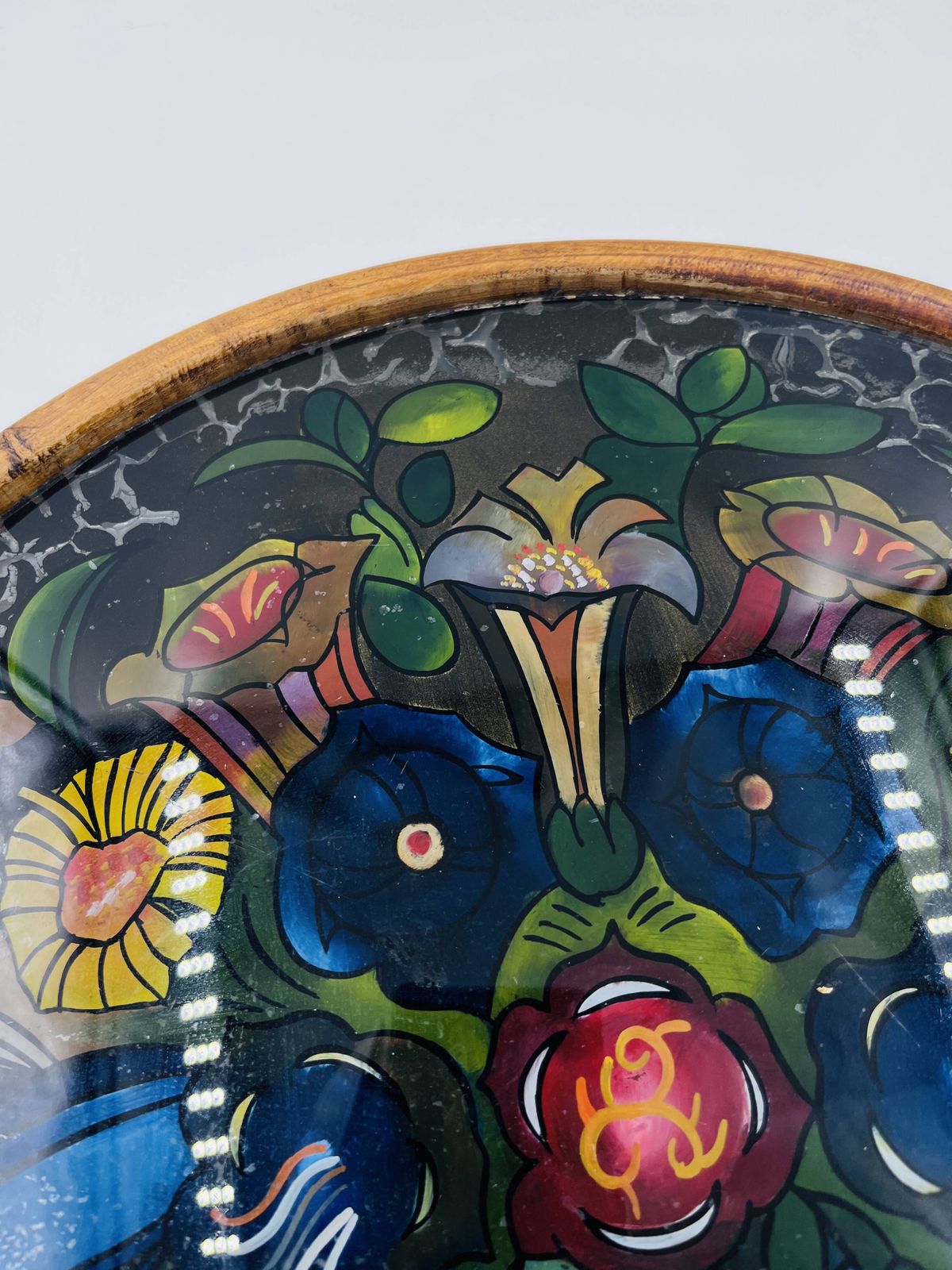 Art Deco Beschilderde Glazen Schaal photo vinterior