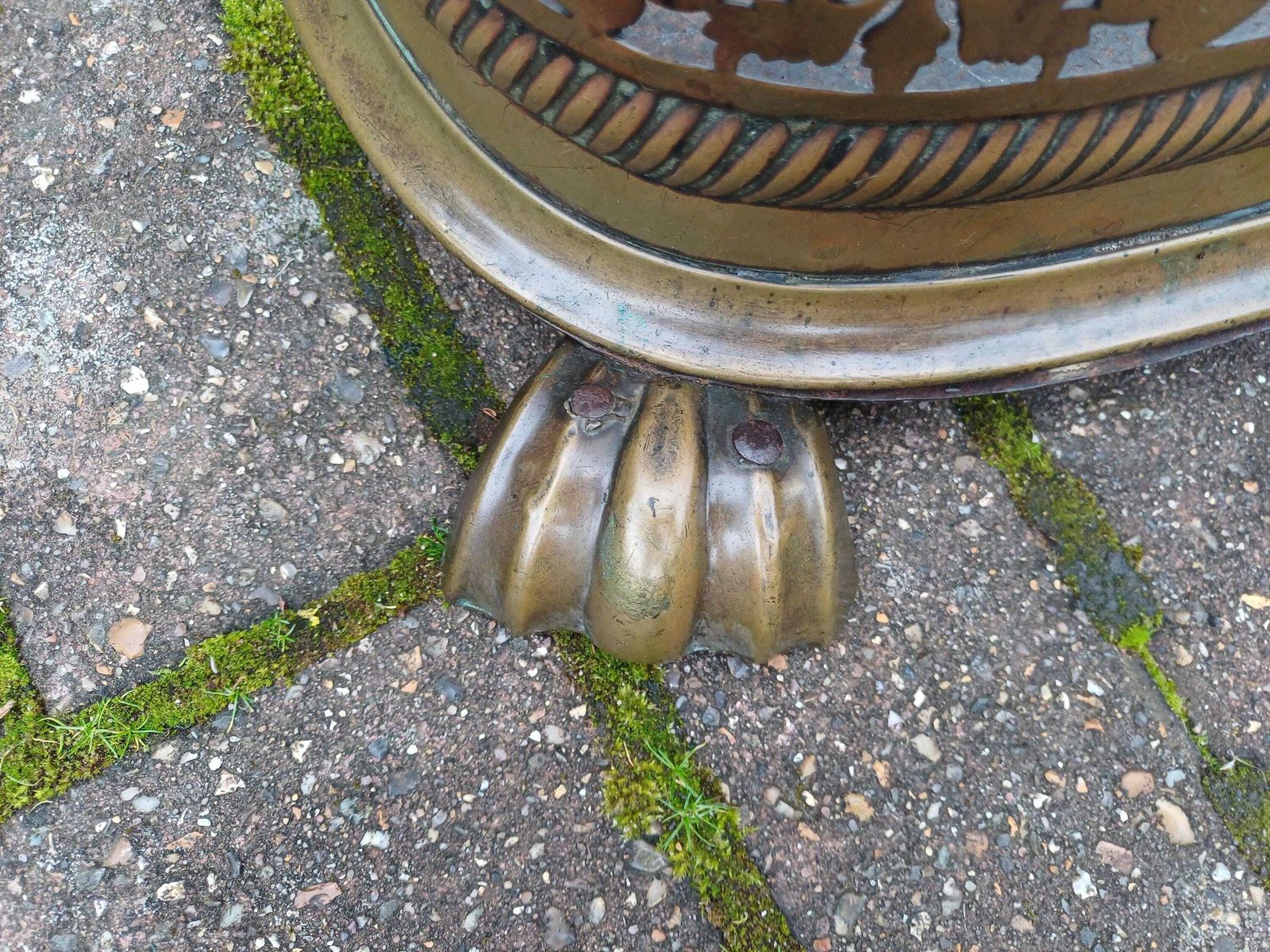 Late Victorian Ornate Brass Fireplace Fender Pierced Decorative Fire Curb With Claw Feet Antique Hearth Guard Fire Iron Stand photo vintage