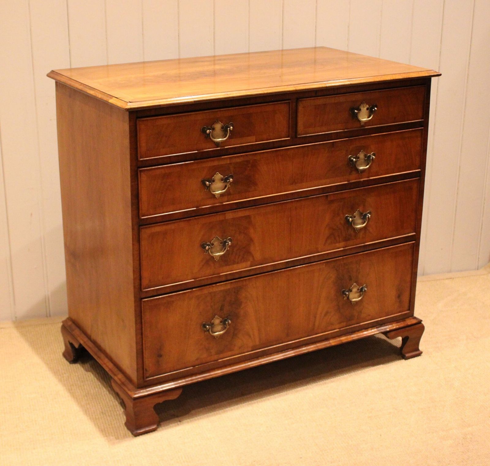 photo furniture George I Style Walnut Chest Of Drawers