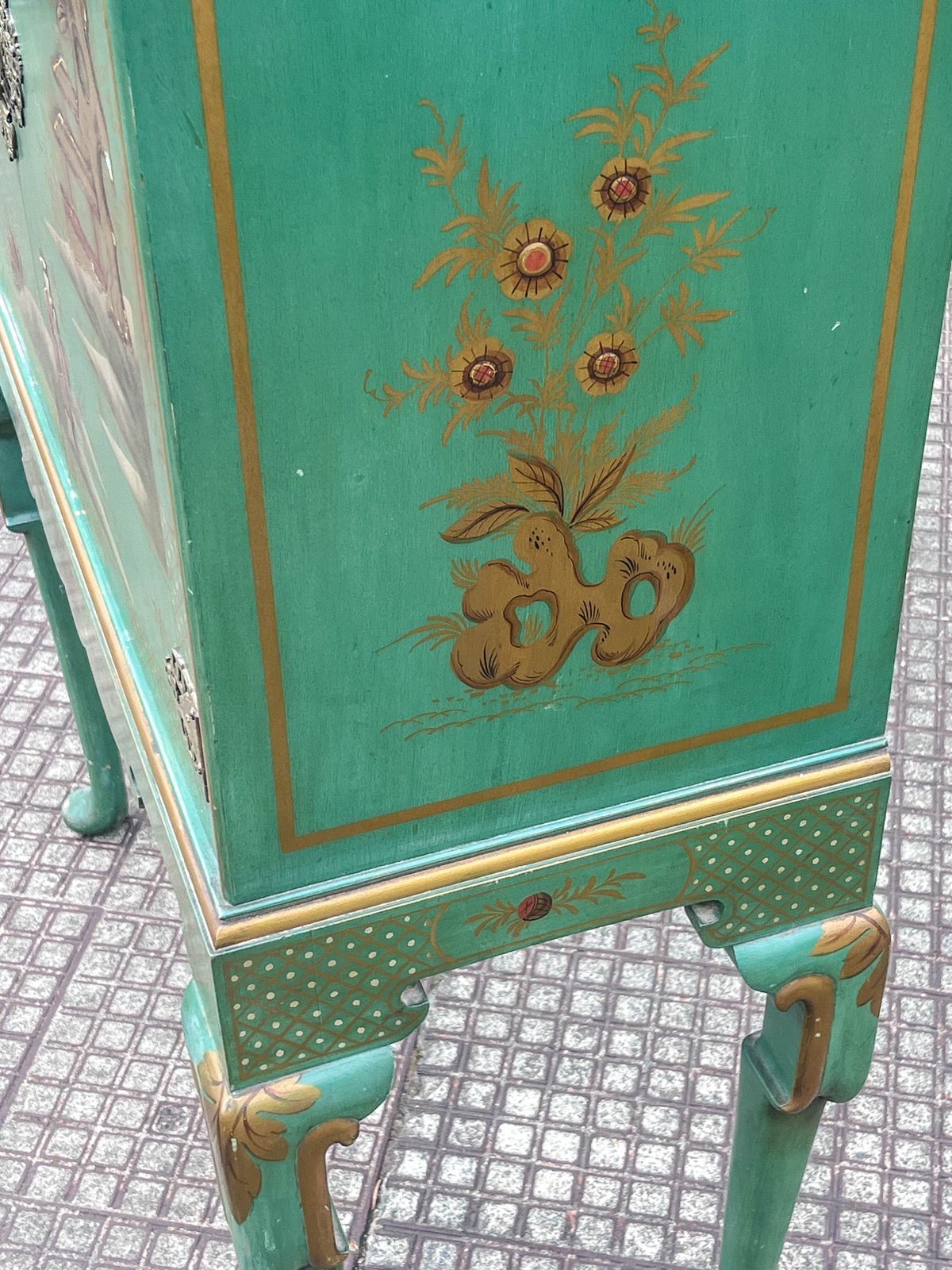 Chinoiserie/Japanned Cabinet Retailed By Kean & Scott Ltd, Birmingham, English, Circa 1930s–1950s. photo vinterior
