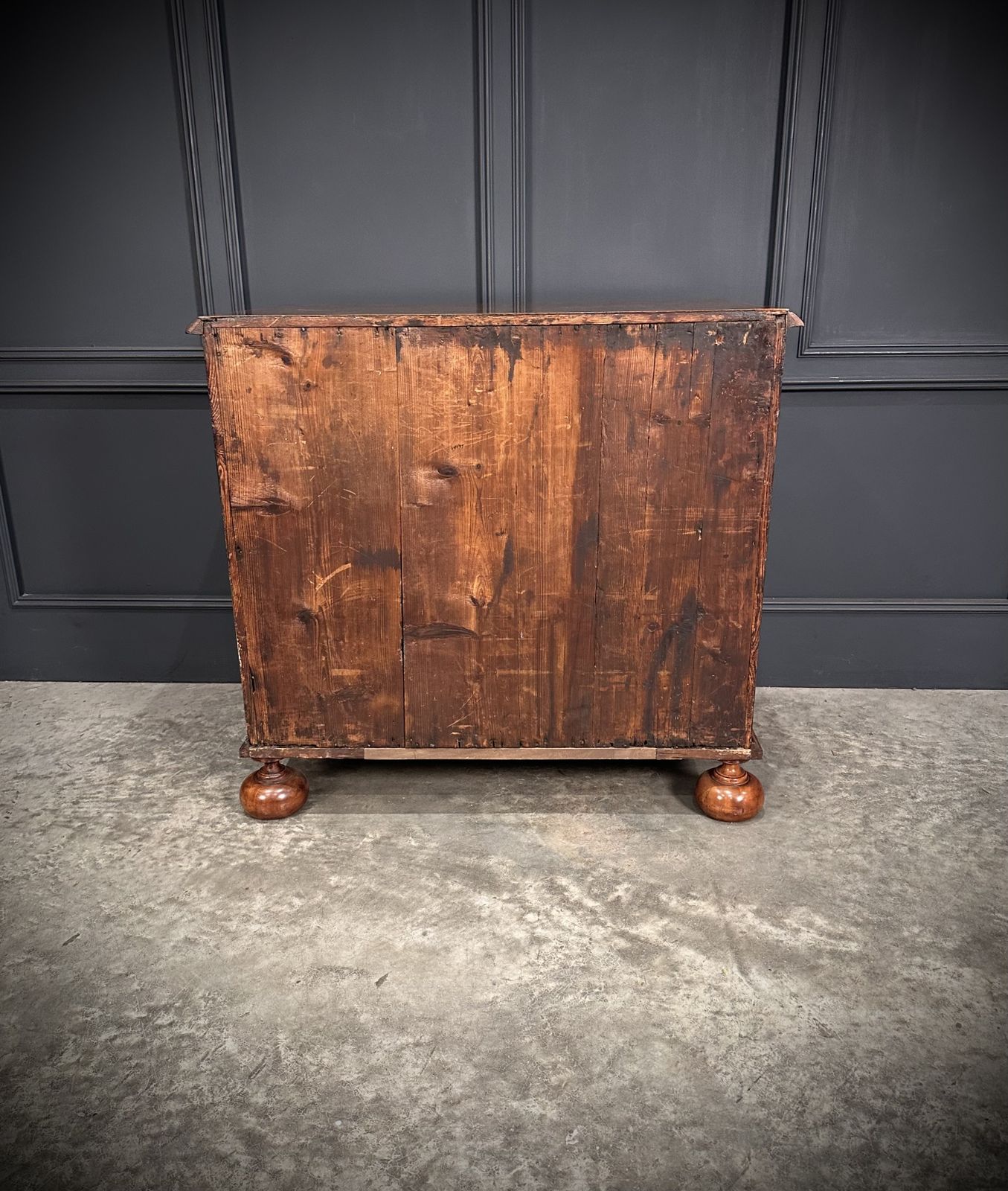 photo buy Exceptional William & Mary Oyster Veneered Chest Of Drawers