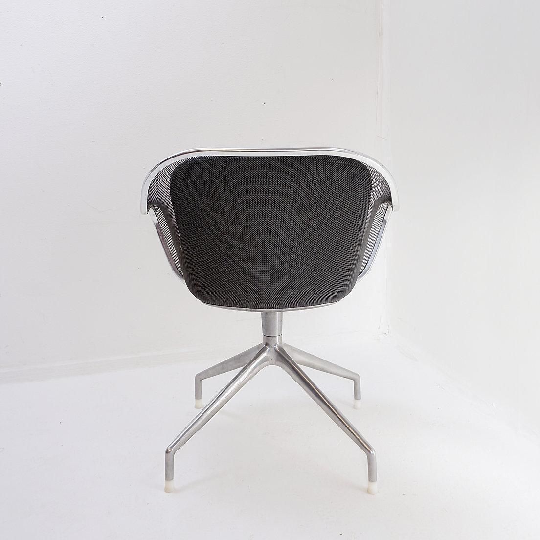 Italian Vintage "Iuta" Swivel Armchair By Antonio Citterio For B&B Italia photo Furniture