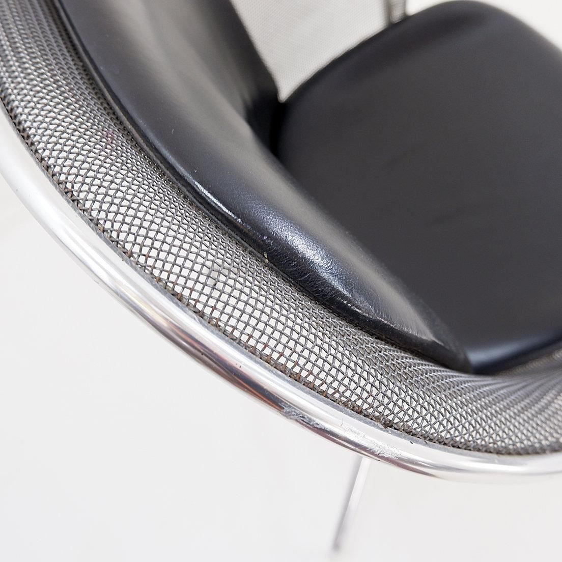 photo buy Italian Vintage "Iuta" Swivel Armchair By Antonio Citterio For B&B Italia