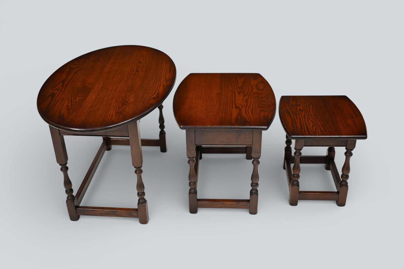 photo vinterior Old Charm Oval Nest Of Tables In Tudor Brown Model 1990 Good Free Uk Delivery