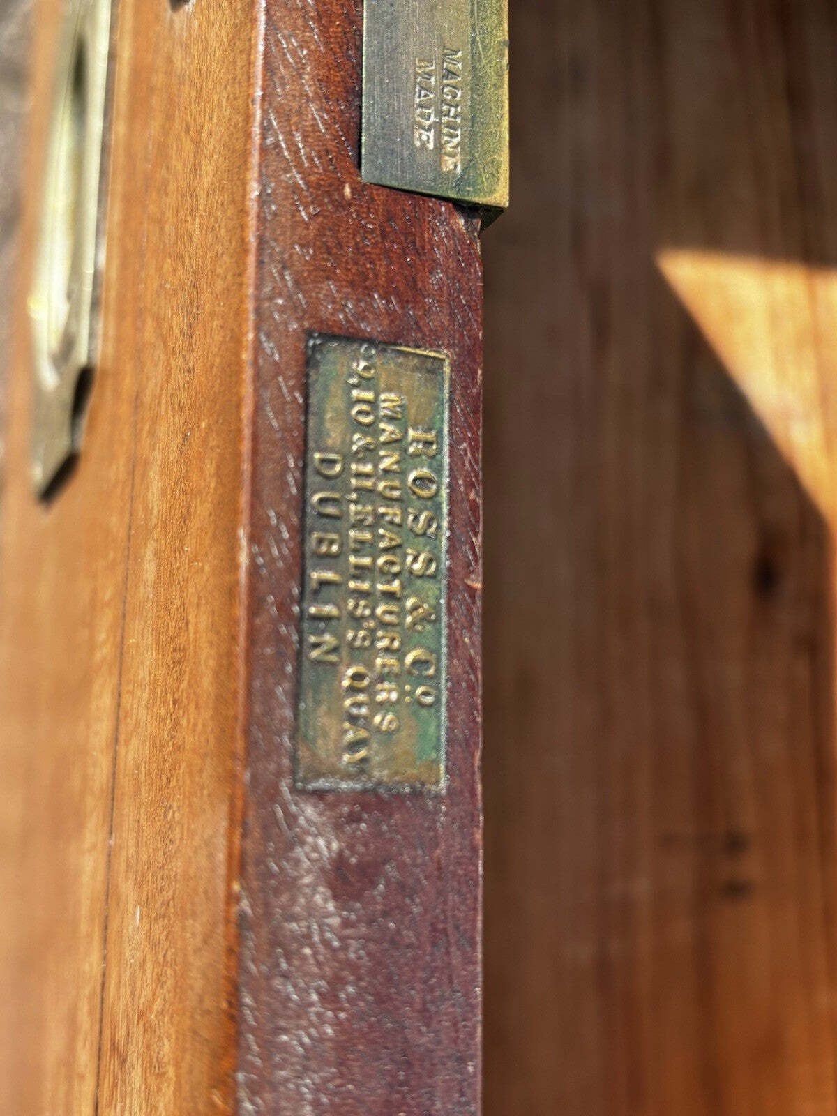 photo vinterior Brass Bound Mahogany Campaign Chest, Stamped Ross & Co, Dublin, Superb Quality.