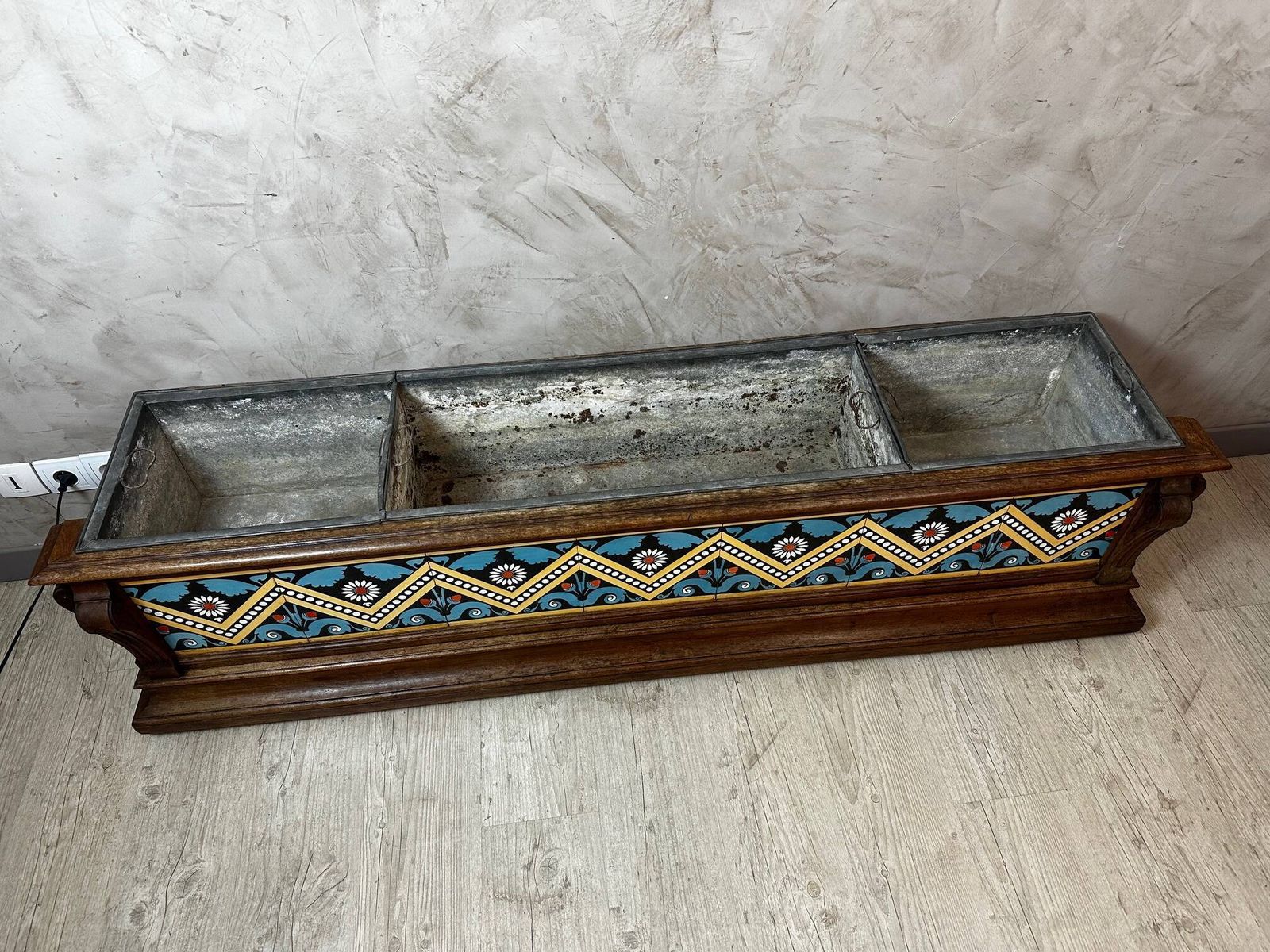 Page 1 Of 14 Planter 1900, 1900s photo for sale
