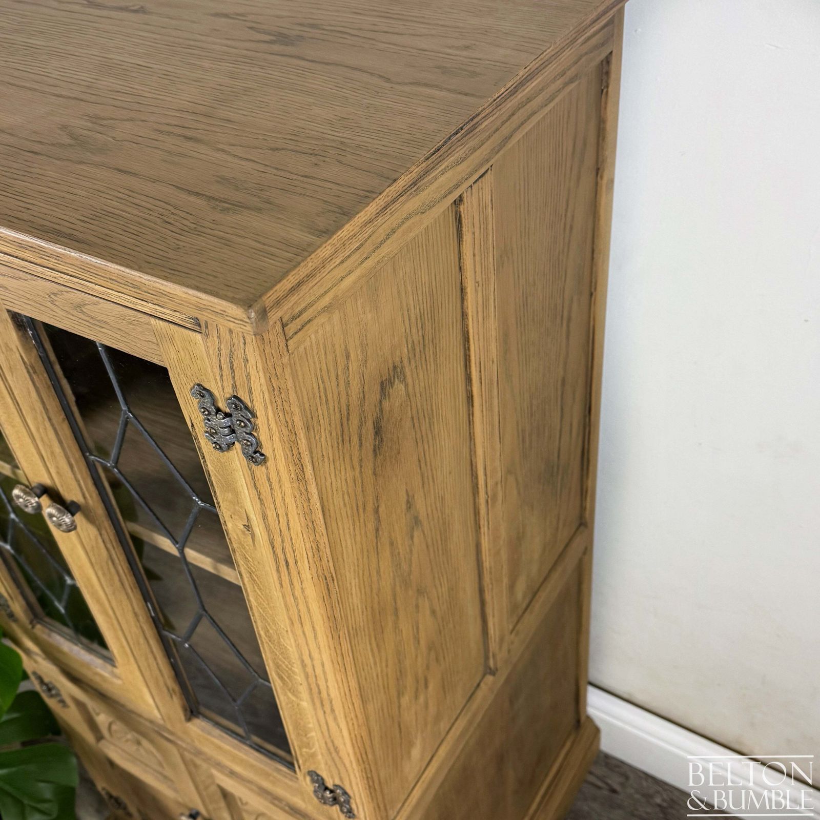 Old Charm Wood Brothers Lift Lid Cabinet In Washed Oak photo buy