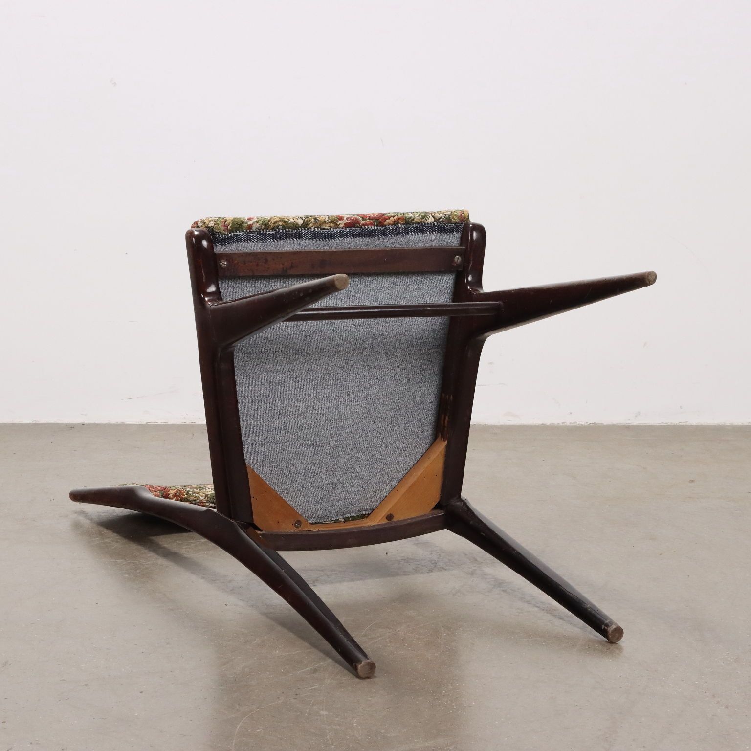 photo furniture Vintage Chairs Ebony Painted Wood Fabric Italy 1960s