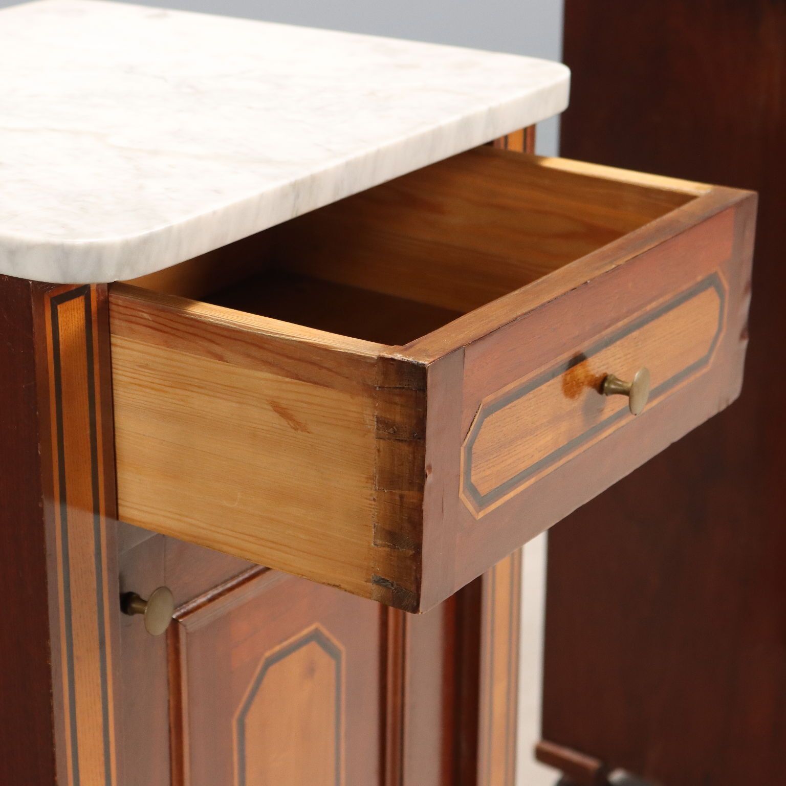 Antique Bedside Table Mahoganu Veneer White Marble XX Century photo vinterior