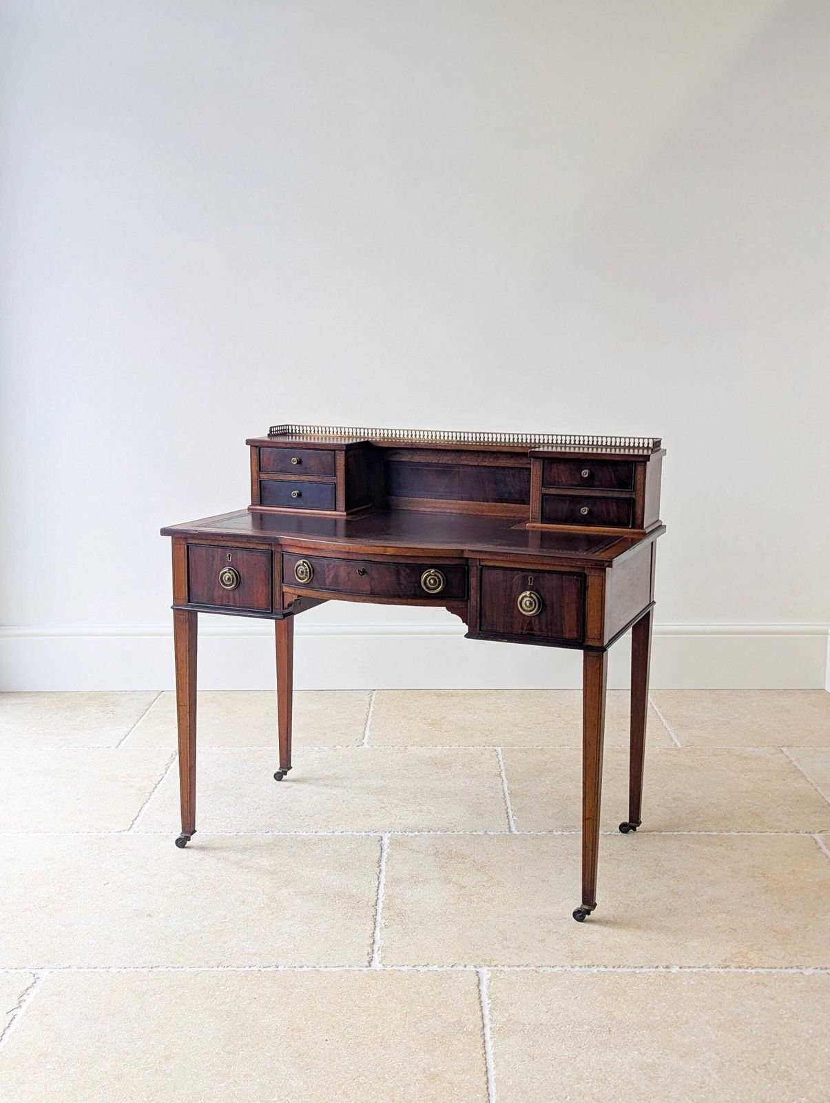 photo furniture Antique Edwardian Mahogany Writing Desk C.1910