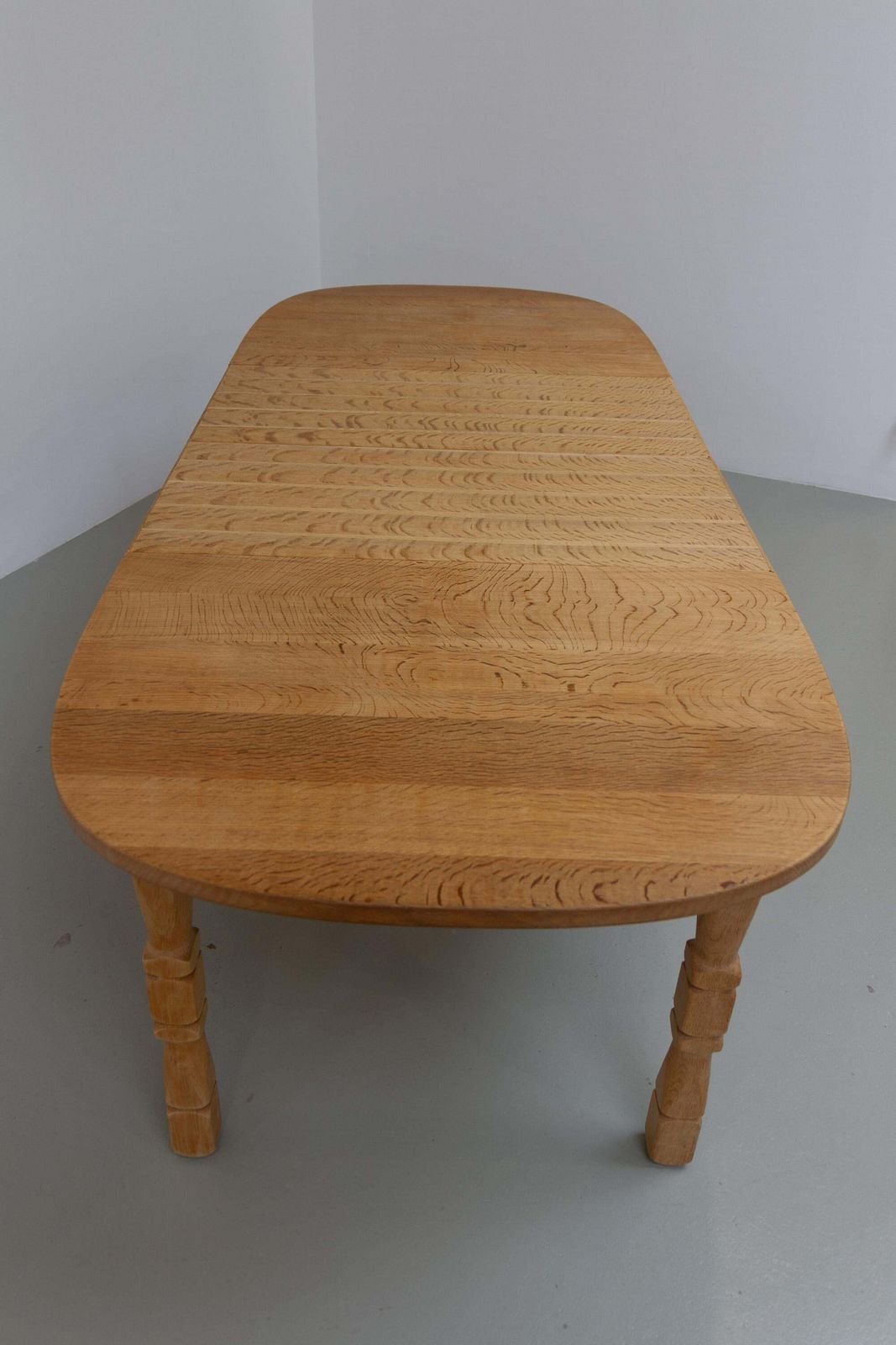 photo vinterior Danish Brutalist Oak Extendable Dining Table By Henning Kjærnulf, 1970s.