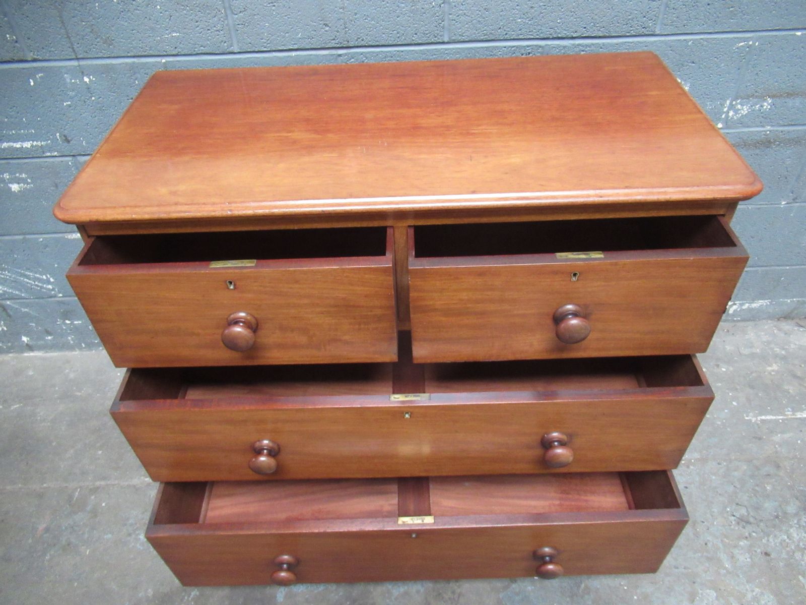 Victorian    Mahogany  Chest Of Drawers photo vinterior
