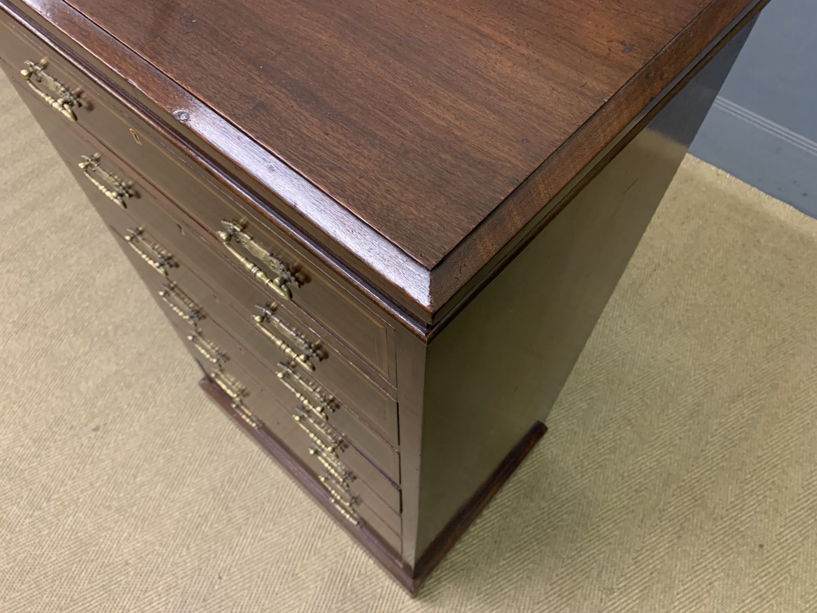 photo vintage Maple & Co Inlaid Mahogany Pillar Chest