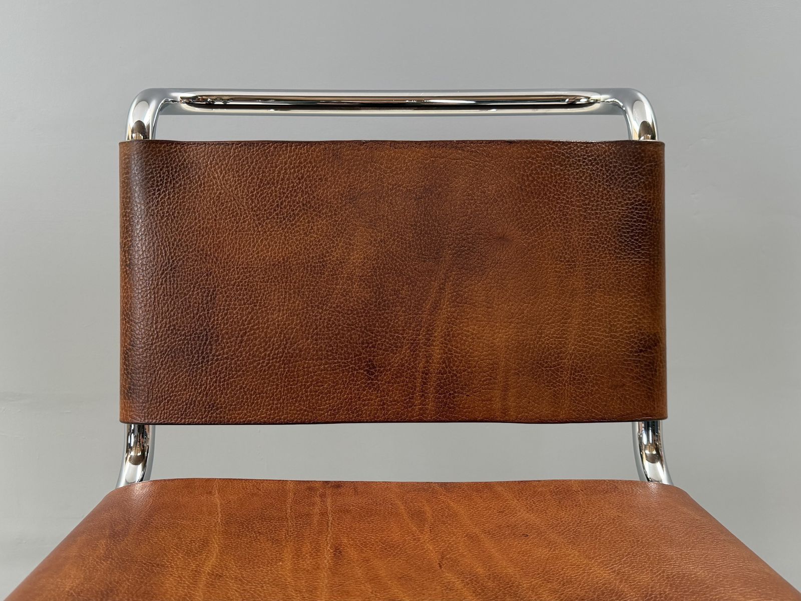 photo vinterior Pair Of Dining Or Side Or Hall Bauhaus Cantilever Chairs  Mart Stam S33 Style  Chrome & Saddle Leather