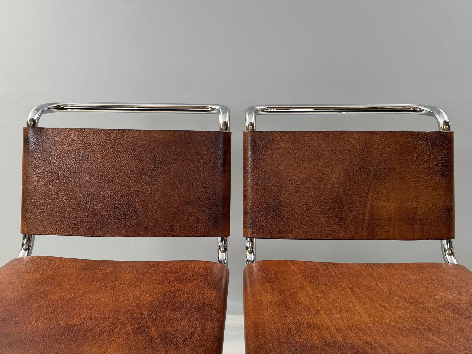 photo vintage Pair Of Dining Or Side Or Hall Bauhaus Cantilever Chairs  Mart Stam S33 Style  Chrome & Saddle Leather