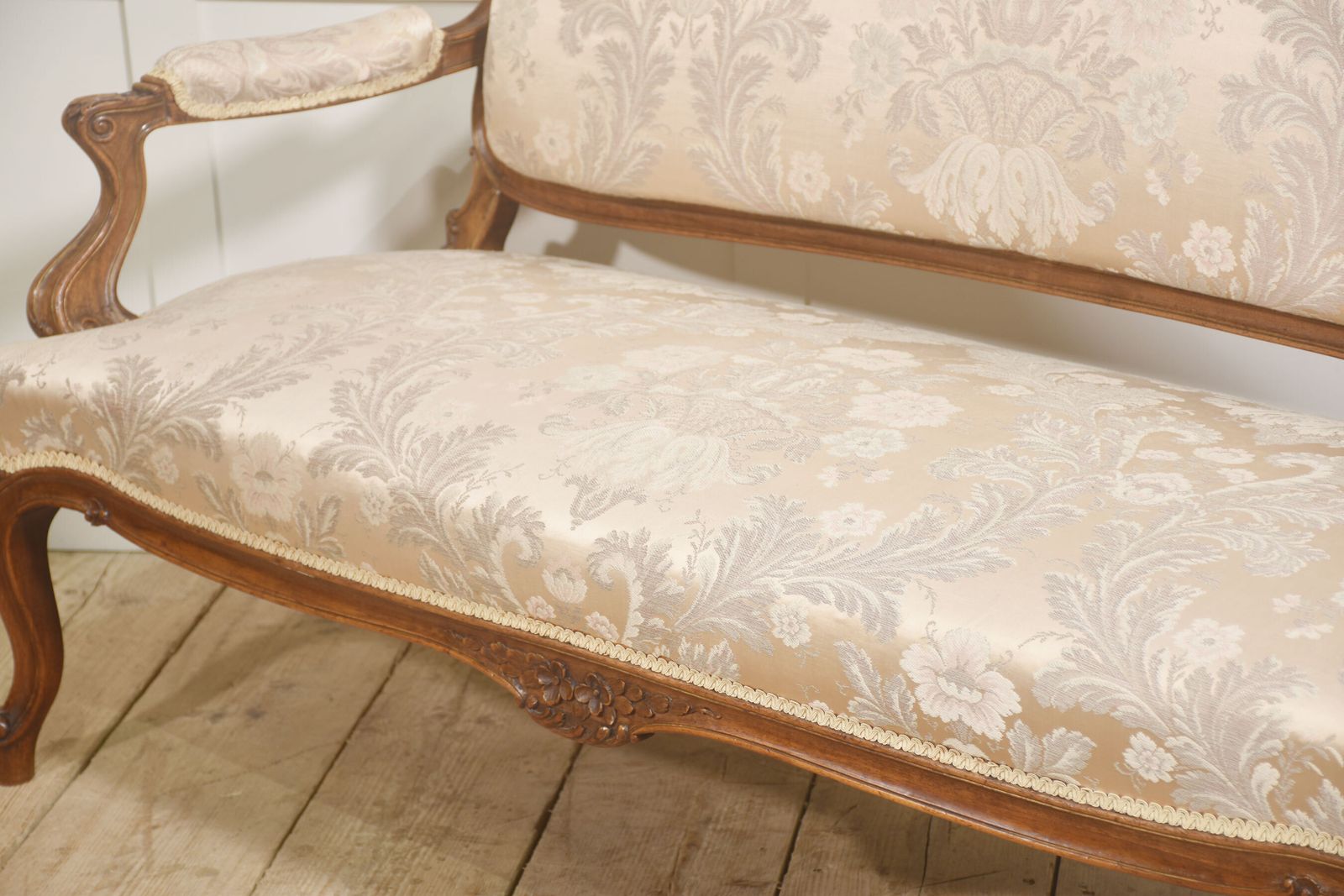 Louis XV Style Carved Walnut Settee With Damask Upholstery photo 1374.0