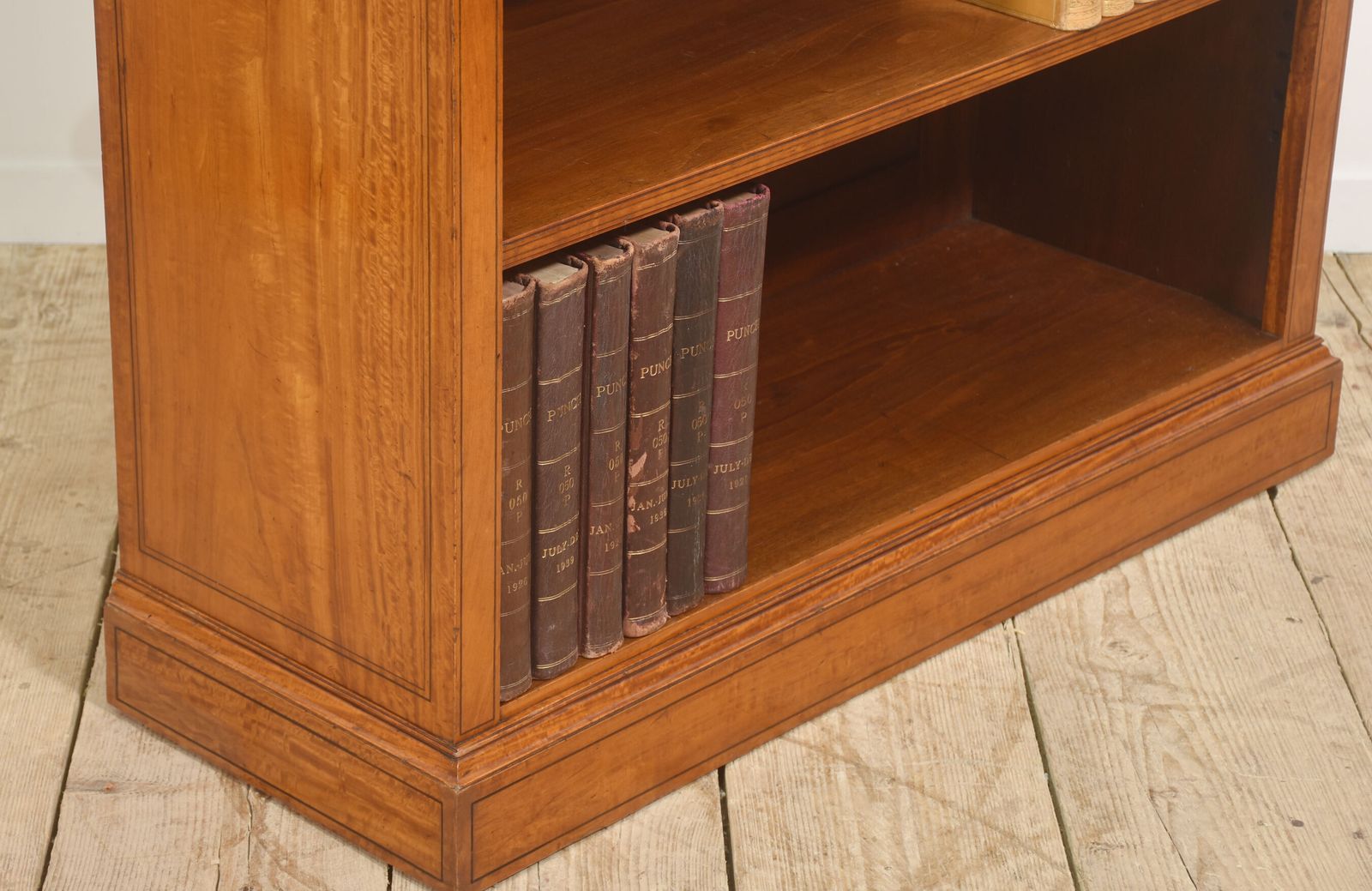 photo vinterior Satinwood Open Bookcase With Inlaid Frieze