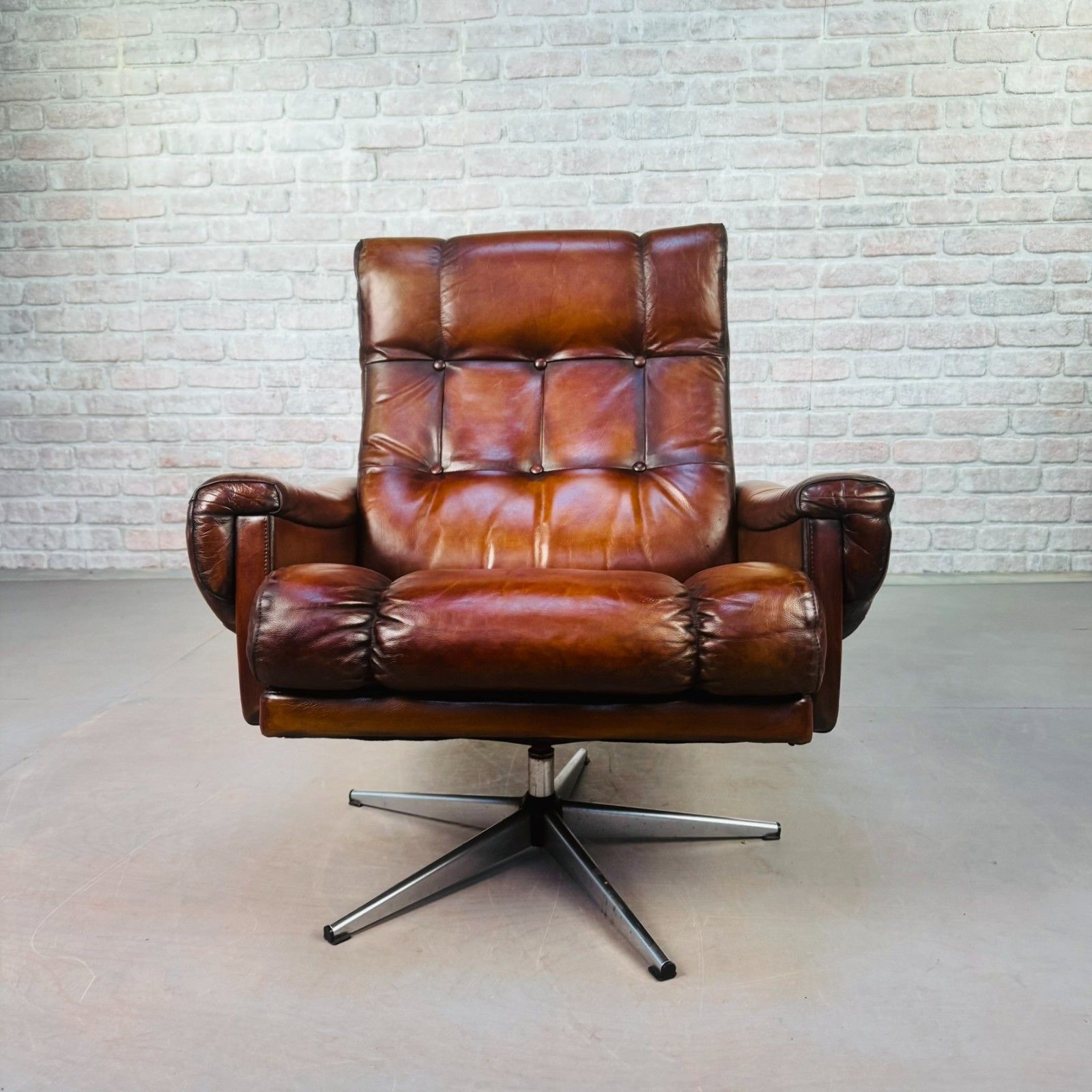 Mid Century Danish Leather Swivel Armchair – Hand Dyed Tan Colour photo for sale