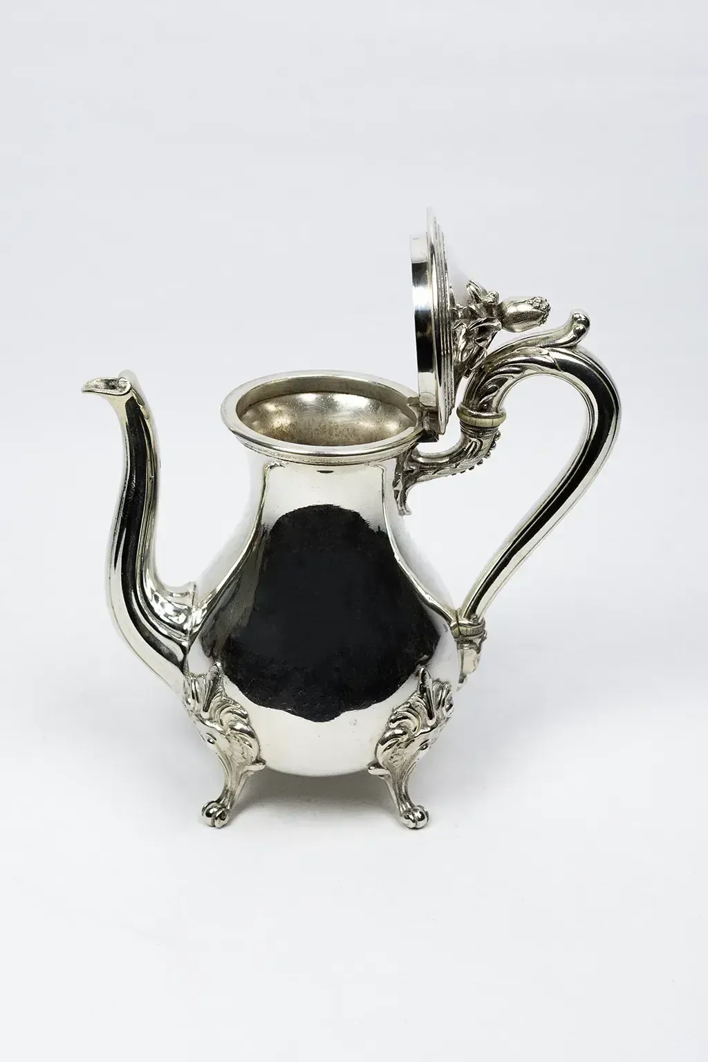 Christofle Teapot In Silver Metal, Louis XV Style — Late 19th Century – Early 20th Century. photo Home Decor