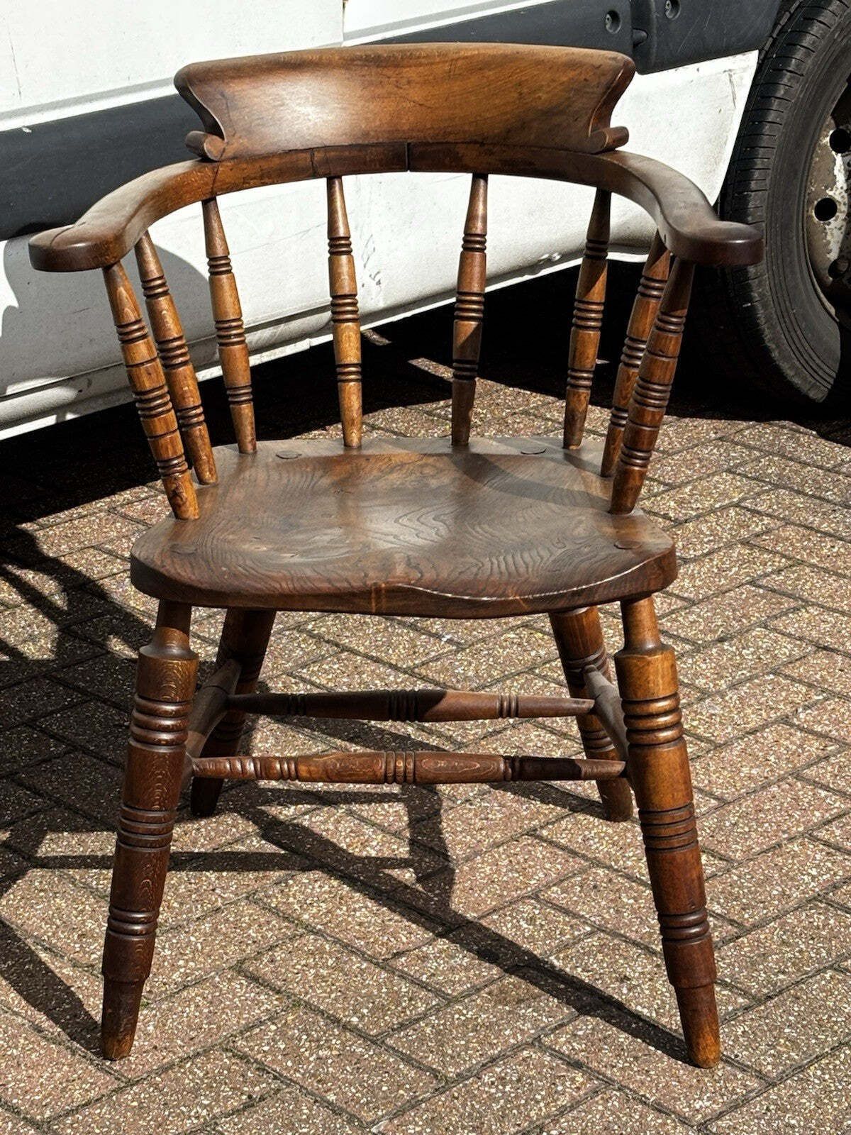photo vinterior King George V Smokers Bow Estate Chair.