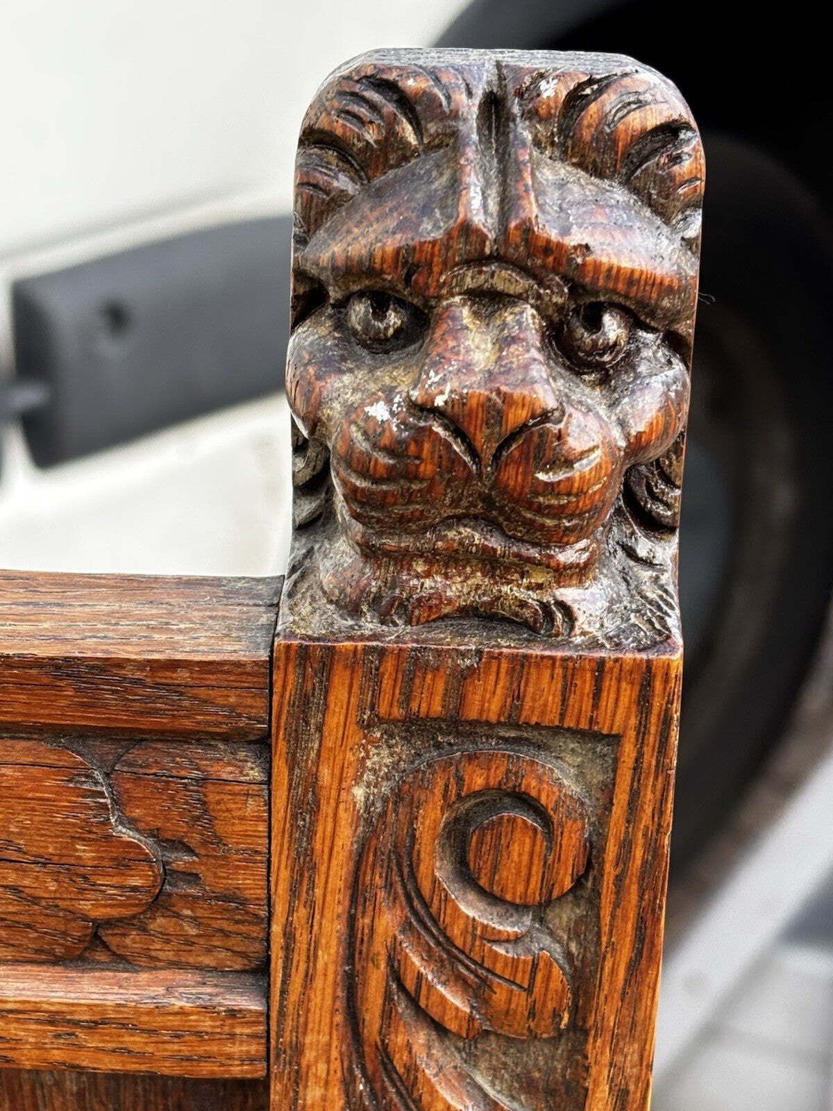 Edwardian Oak Chair, With Finely Carved Lion Heads Decoration photo for sale