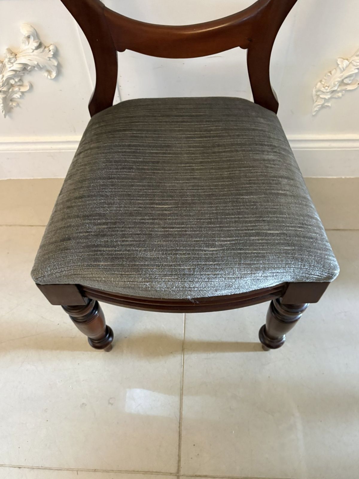 Antique Mahogany Balloon Back Dining Chairs – Set Of Four photo vinterior