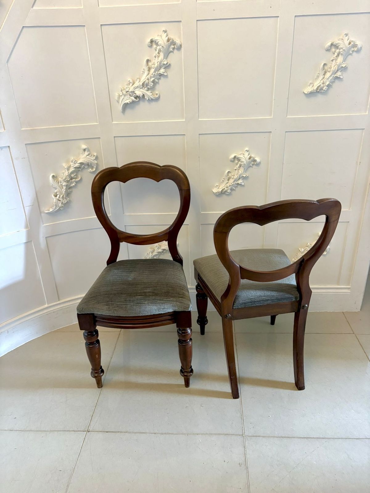 Furniture Antique Mahogany Balloon Back Dining Chairs – Set Of Four photo