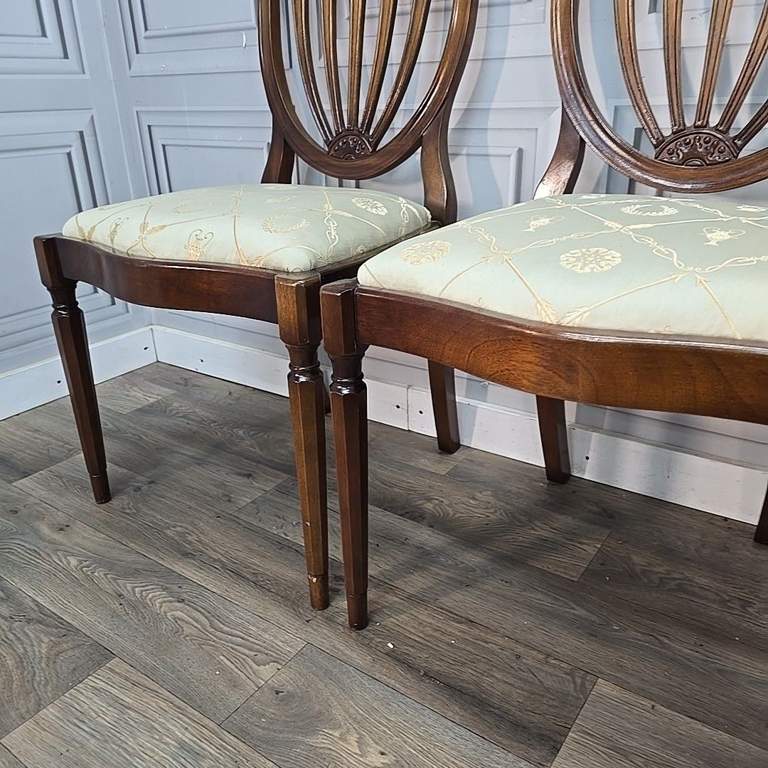 photo vinterior Antique Mahogany Dining Chairs Upholstered Georgian Style Shield Back Seats
