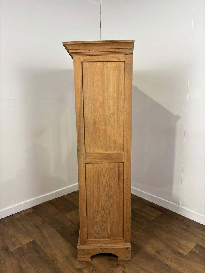 photo vinterior Vintage Indian Reclaimed Solid Wood Glazed Cupboard