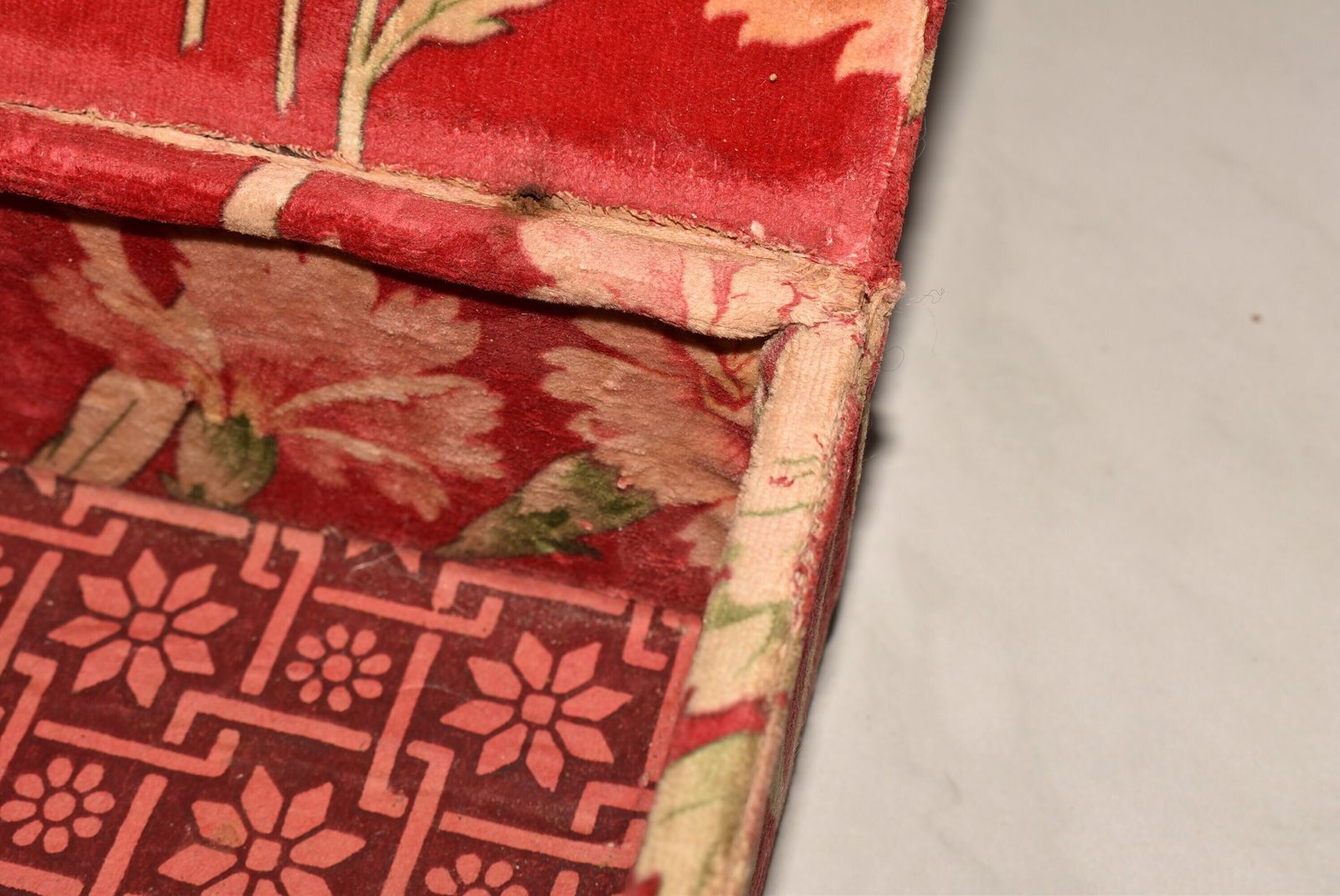 Art Nouveau Fabric Chocolate Box   French Original Floral Design photo vinterior
