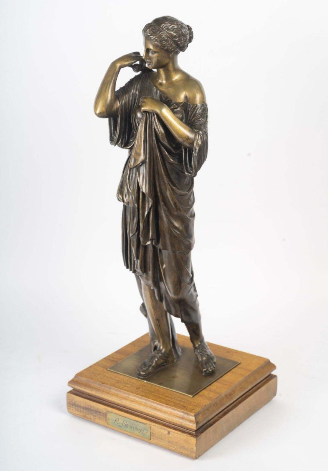 Early 20th Century Patinated Bronze Sculpture Of Diana On A Wooden Base. photo vinterior