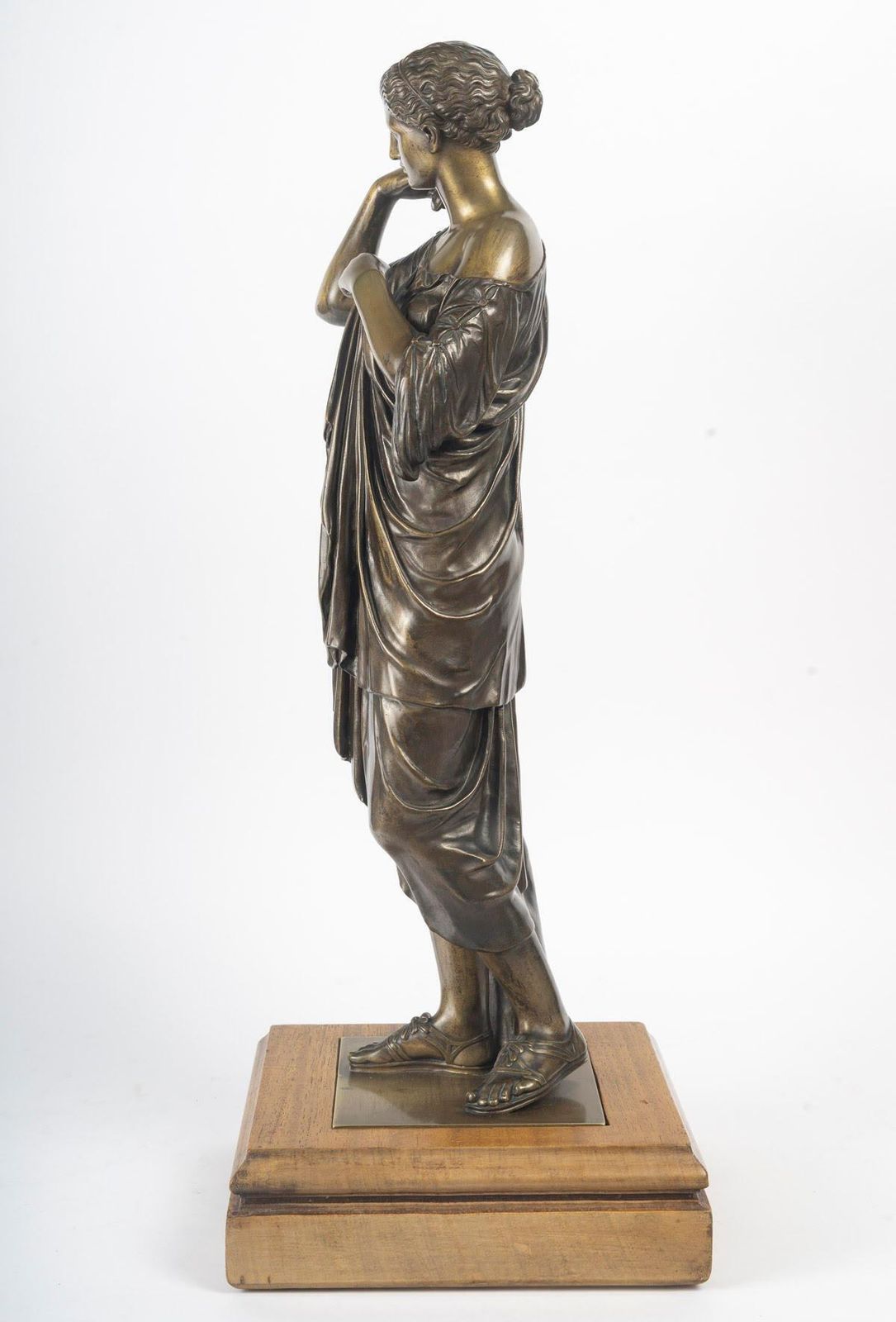photo furniture Early 20th Century Patinated Bronze Sculpture Of Diana On A Wooden Base.