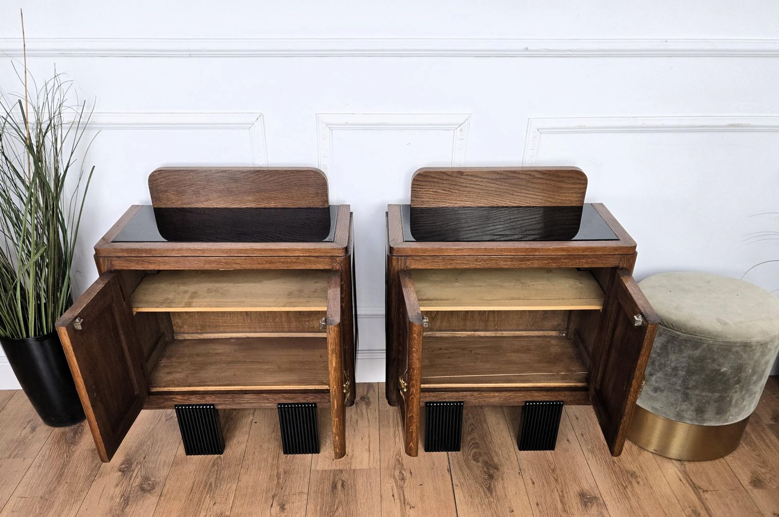 Pair Of Italian Art Deco Night Stands Bed Side Tables In Burl Walnut photo vintage