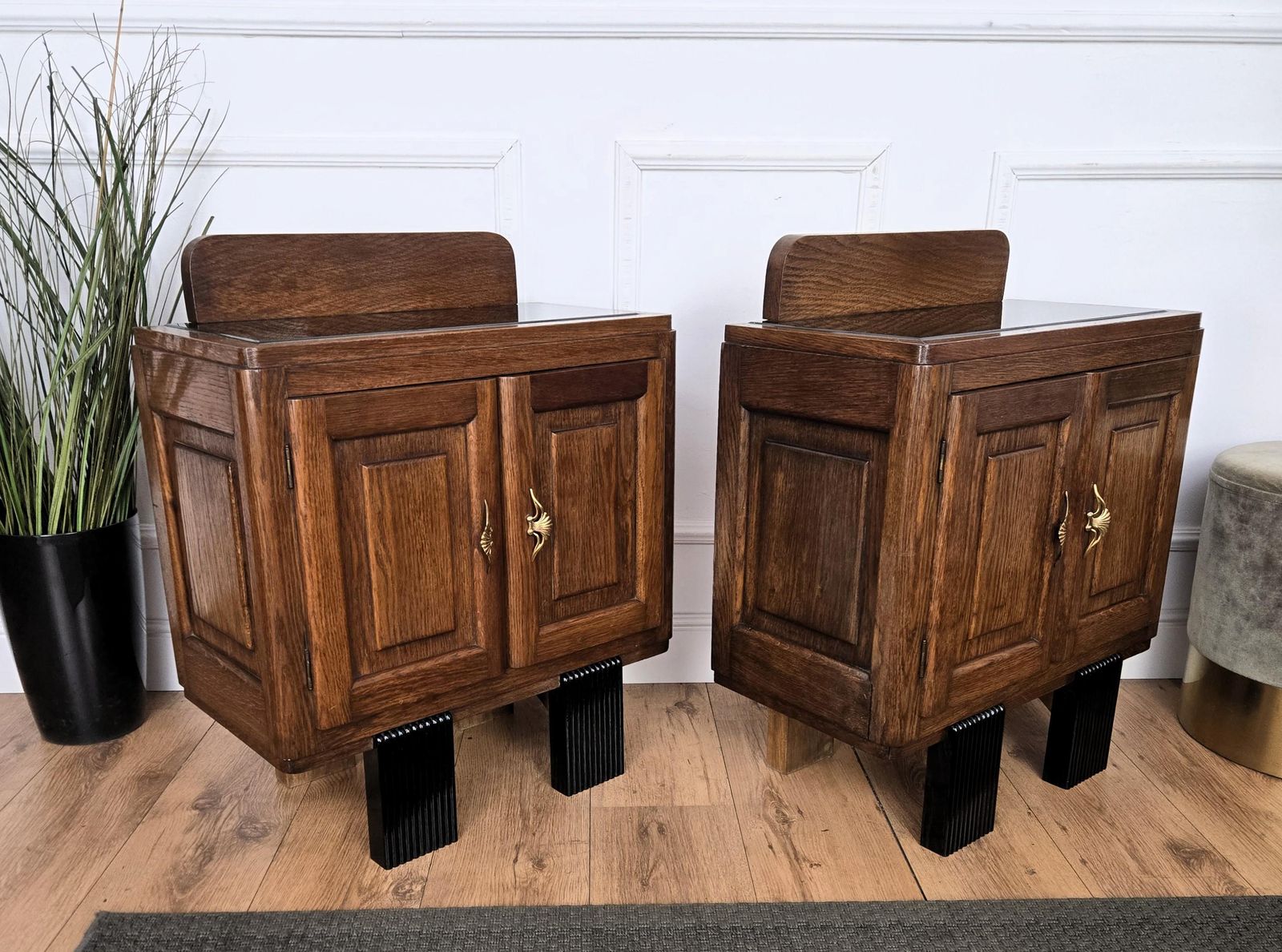 photo furniture Pair Of Italian Art Deco Night Stands Bed Side Tables In Burl Walnut