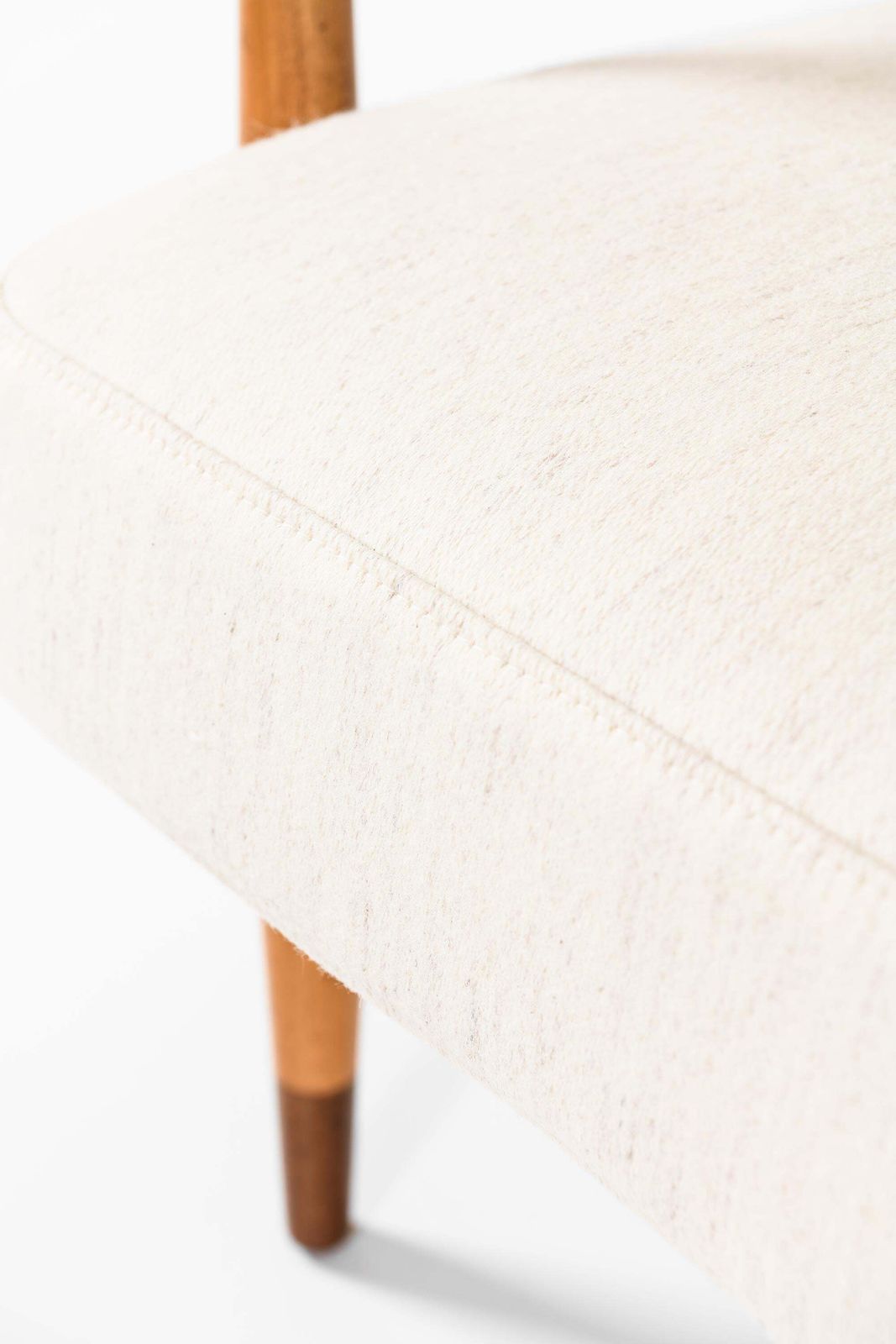 Set Of 2 Easy Chairs In Beech And Fabric By Arne Vodder, 1950s photo vinterior
