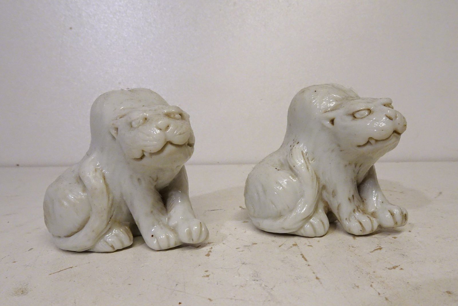 Small Antique Meiji Japanese Hirado Ware Porcelain Tigers, 1890s, Set Of 2 photo 2071.0