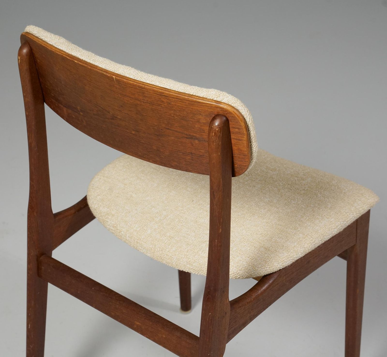Mid Century Modern Set Of Four Dining Room Chairs, Thorsø Møbelfabrik, 1960s photo vinterior